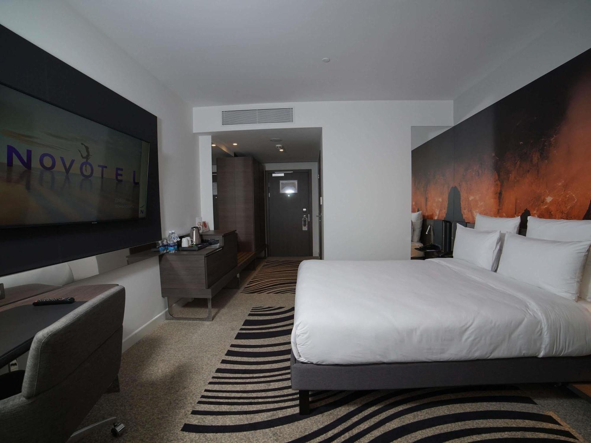 Executive Queen Room