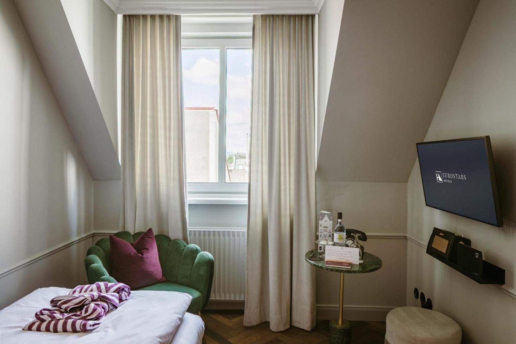 Einzelzimmer – Josefine Petite