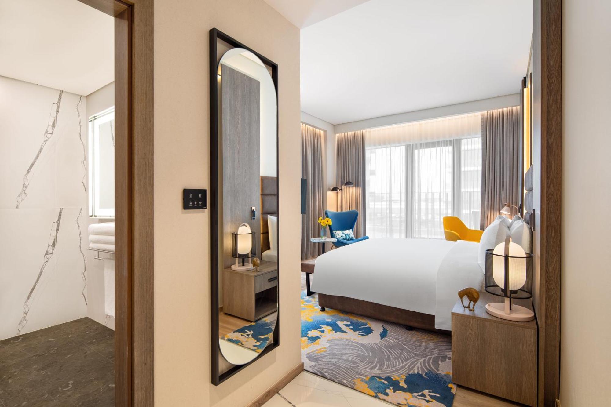 Deluxe Kamer met Kingsize Bed en Zijdelings Uitzicht op Zee/Palm Jumeirah
