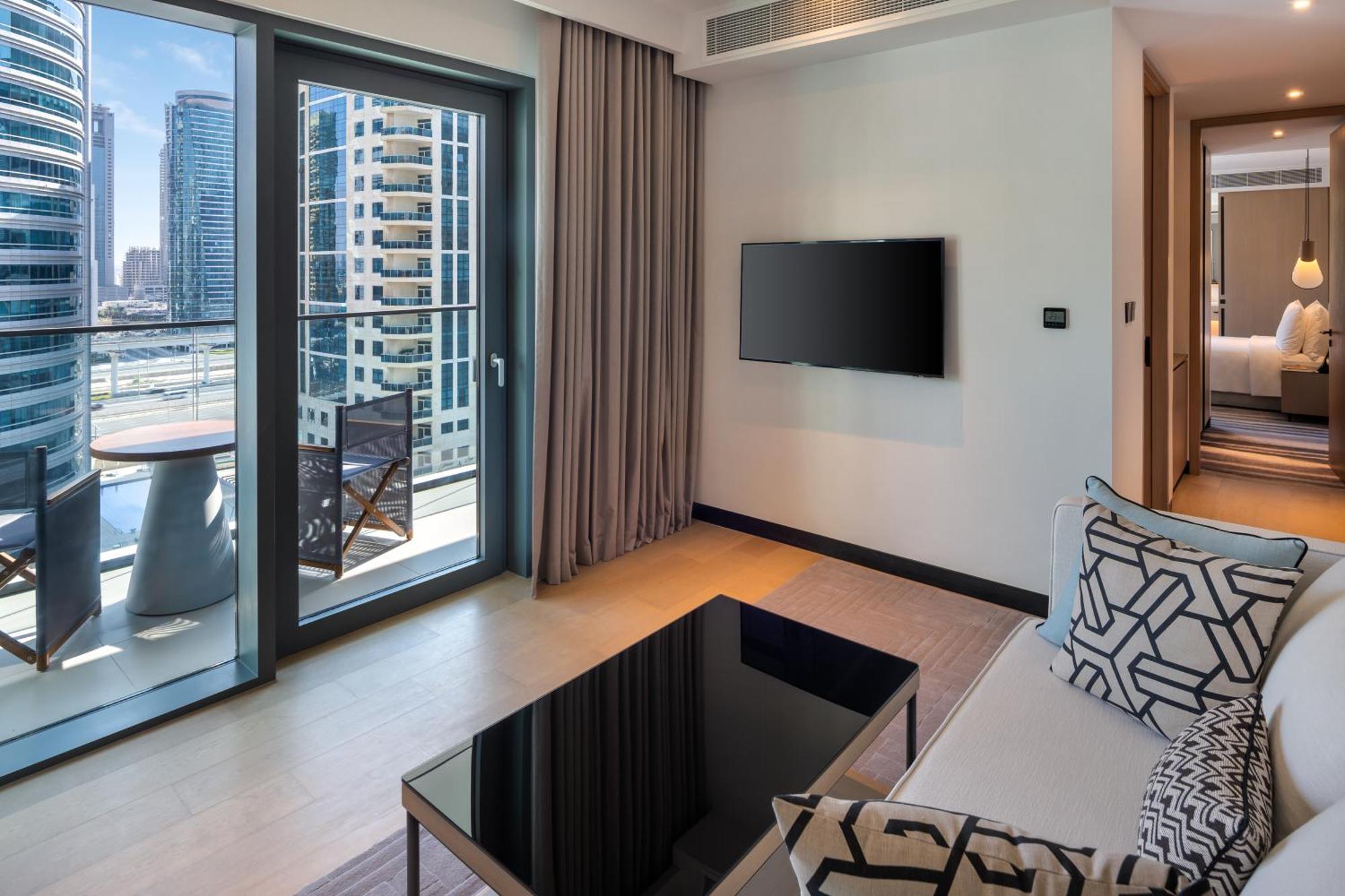 City View Deluxe Suite Private Balcony