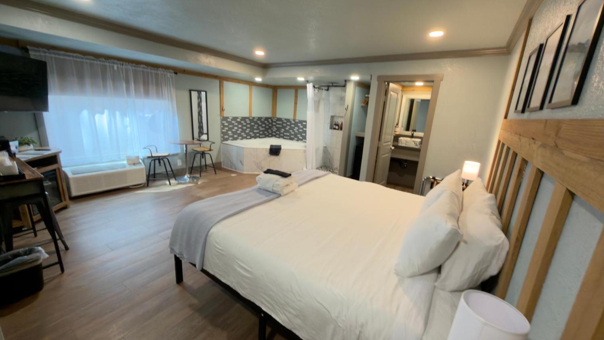 King Room Spa Bath