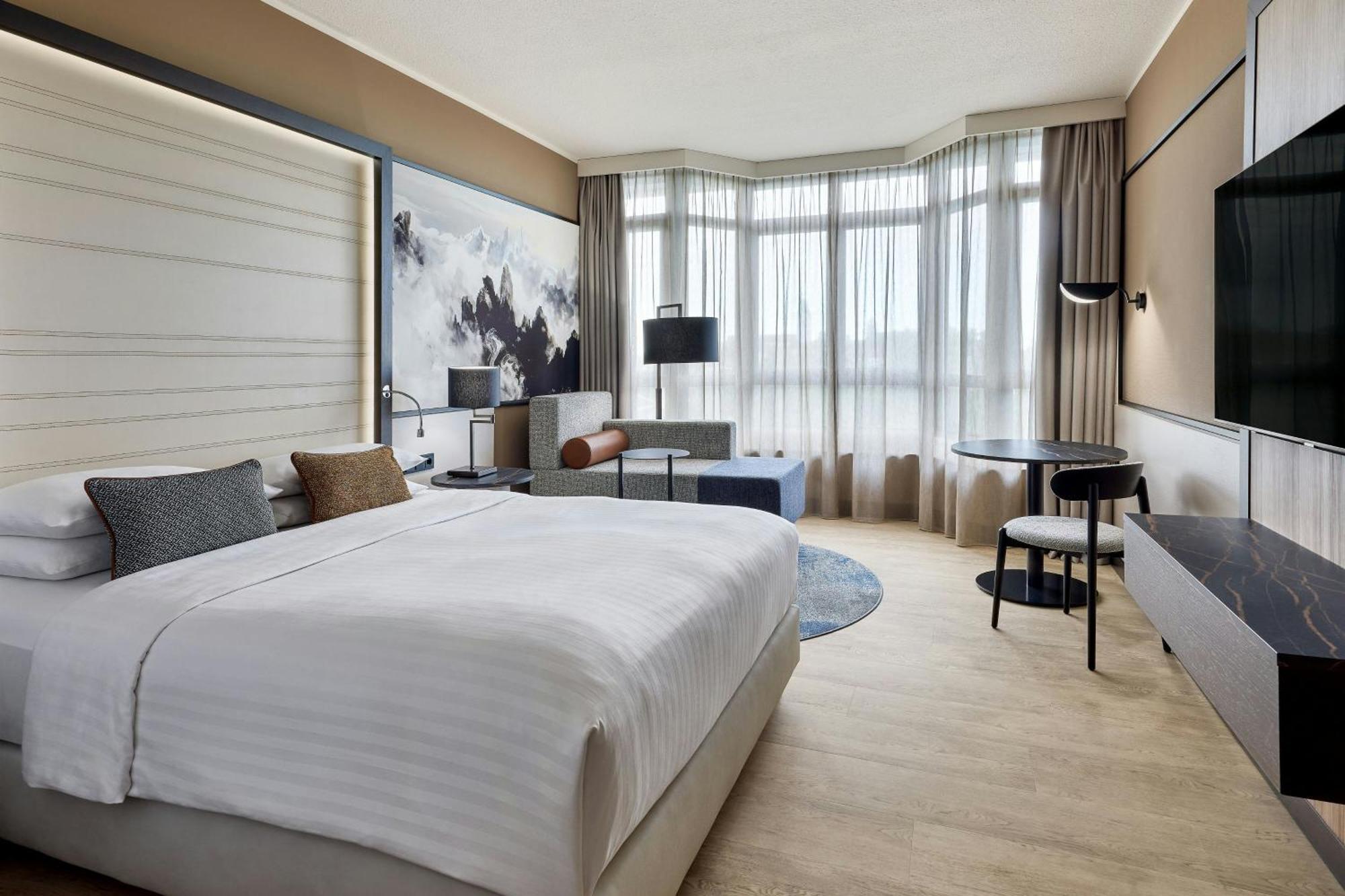 Executive Queen Room