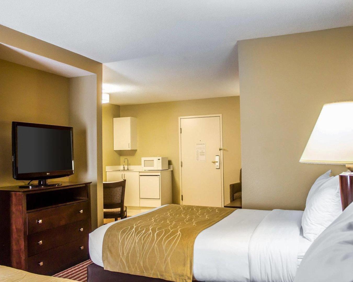 Standard Double Suite Two Double Beds Non-Smoking