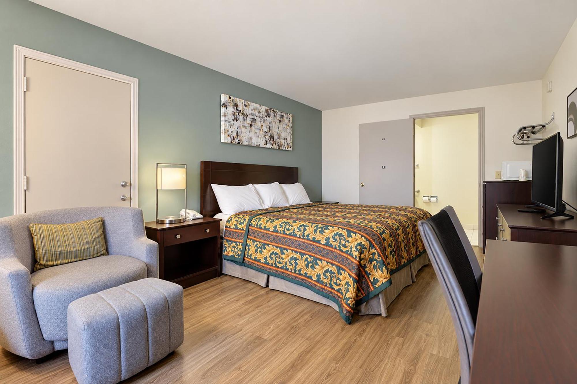 Deluxe King Bed Accessible Non-Smoking