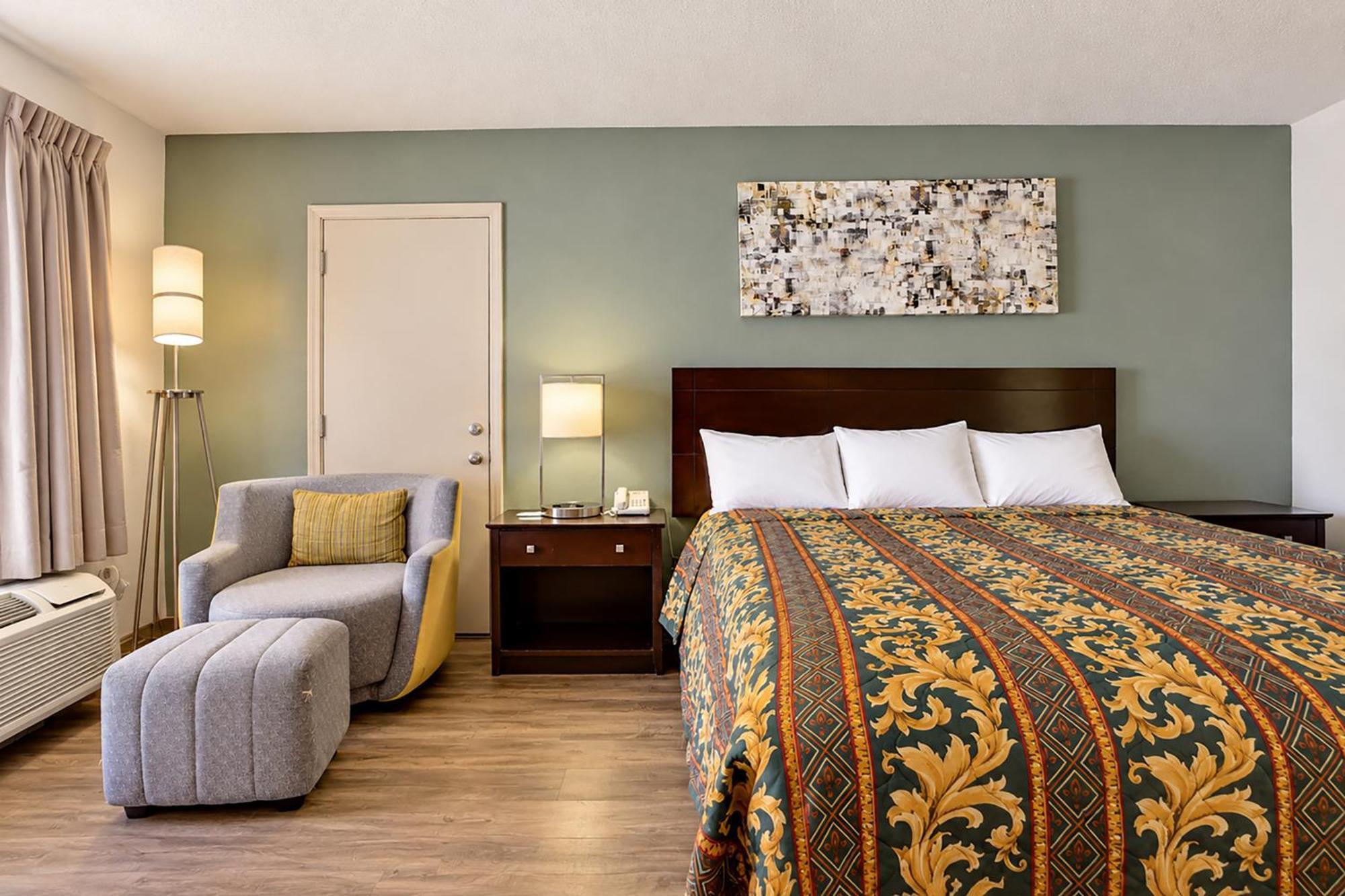 Deluxe King Bed Accessible Non-Smoking
