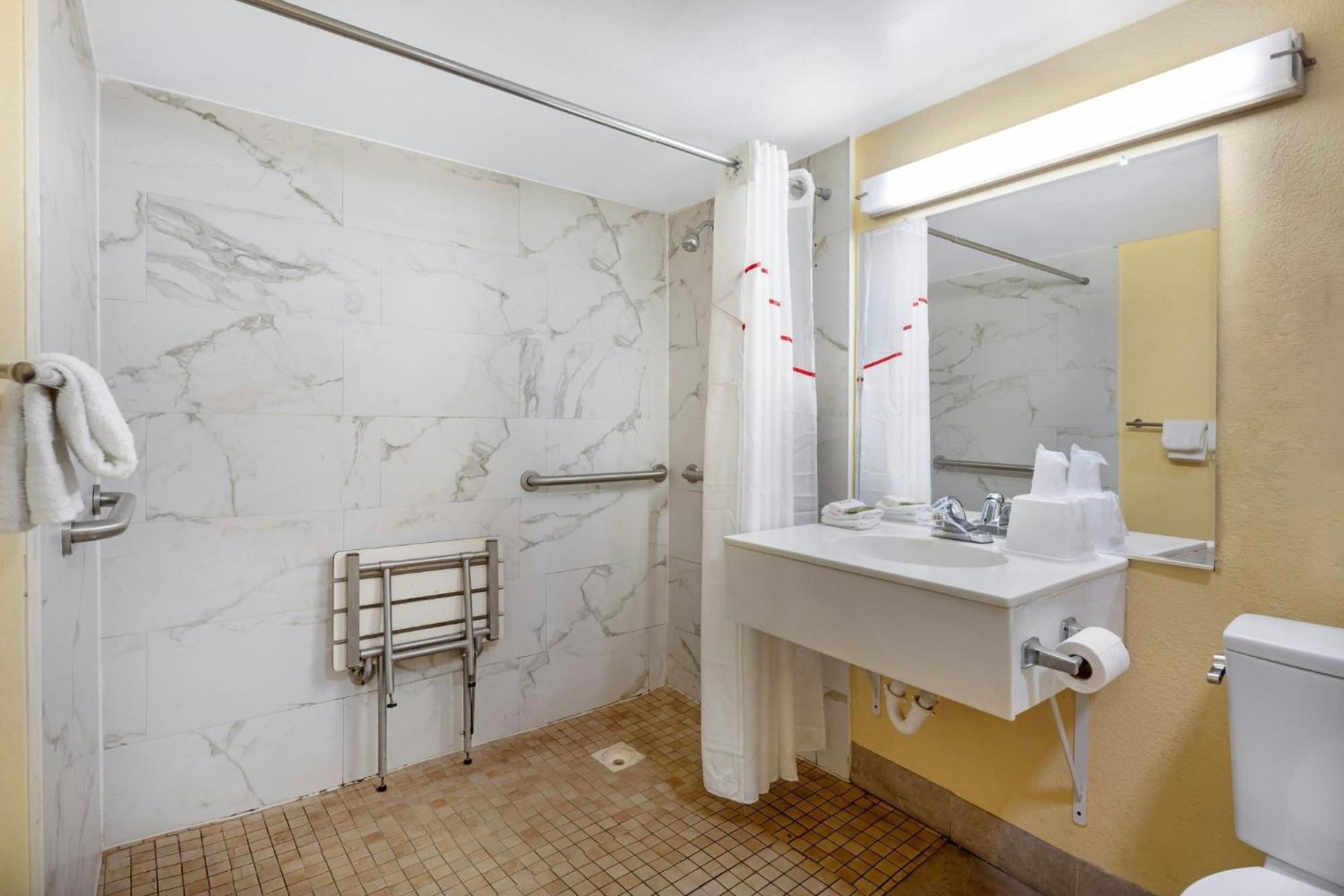 Superior King Room Disability Access Roll Shower Non-Smoking