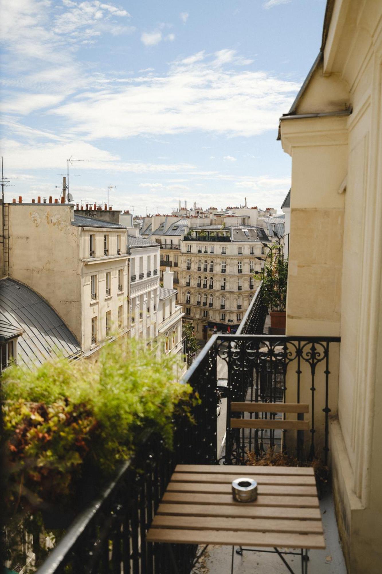 Standard Room "Pigalle 15"