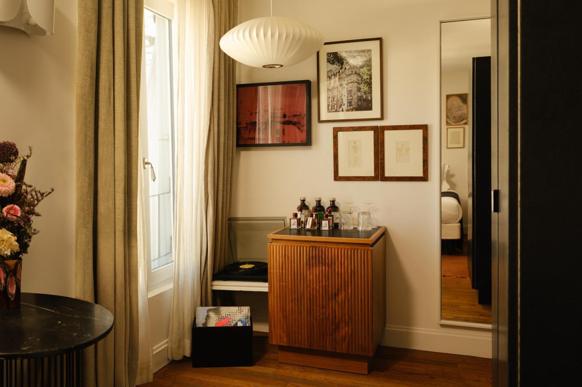 Superior Room "Pigalle 17"