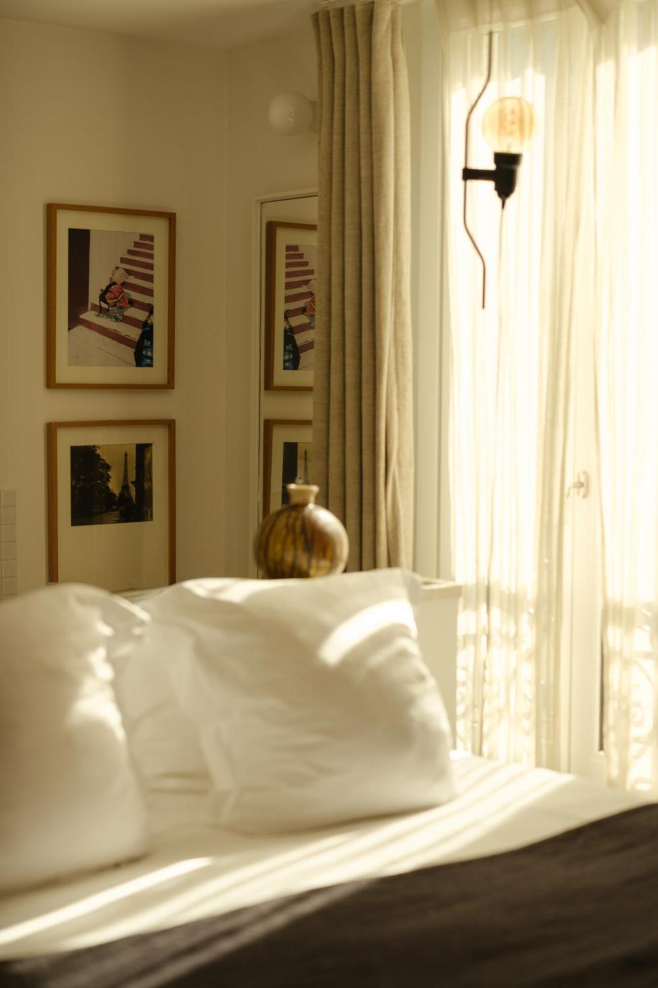 Deluxe Room "Pigalle 22"