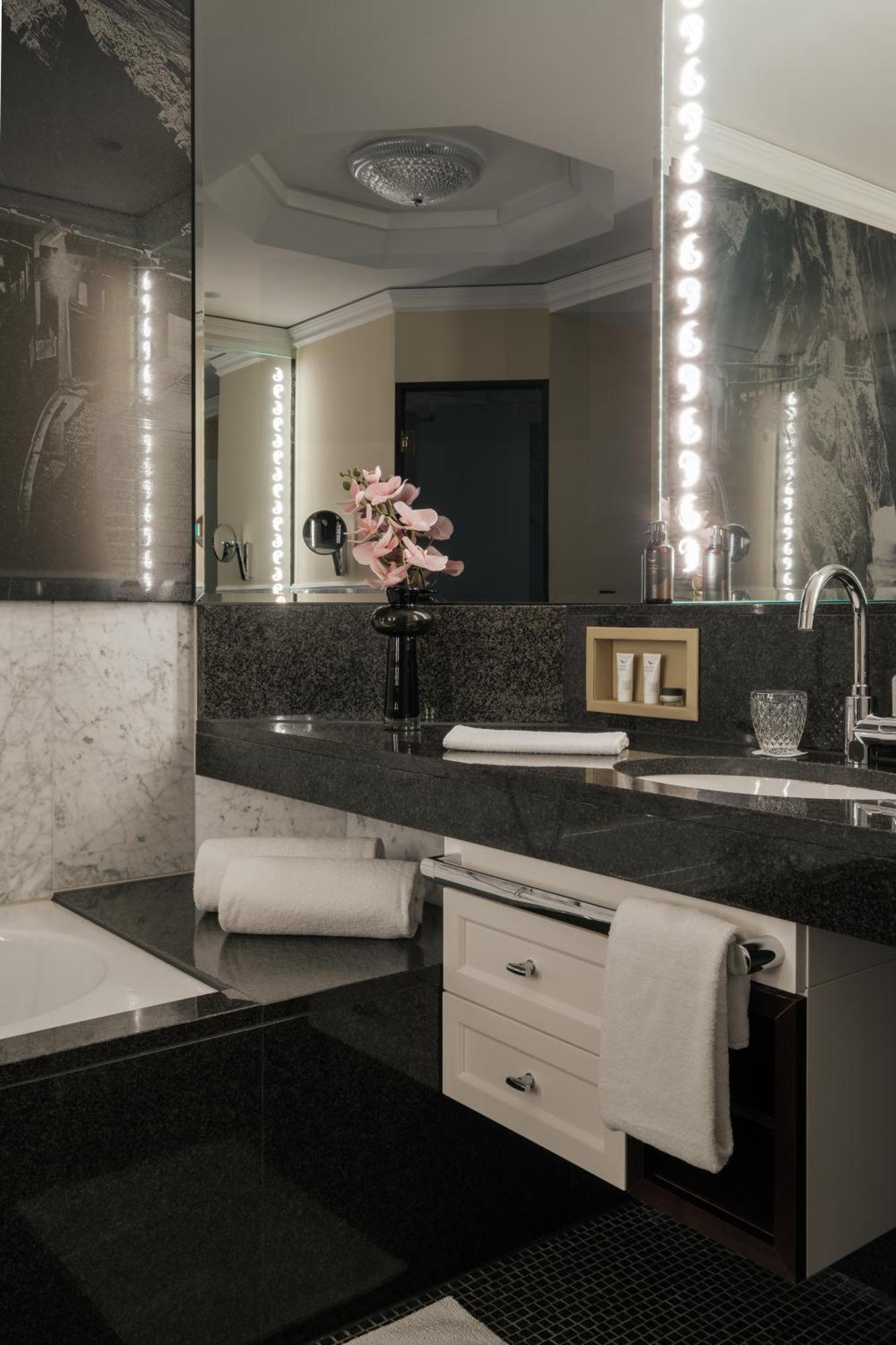 Deluxe Junior Suite