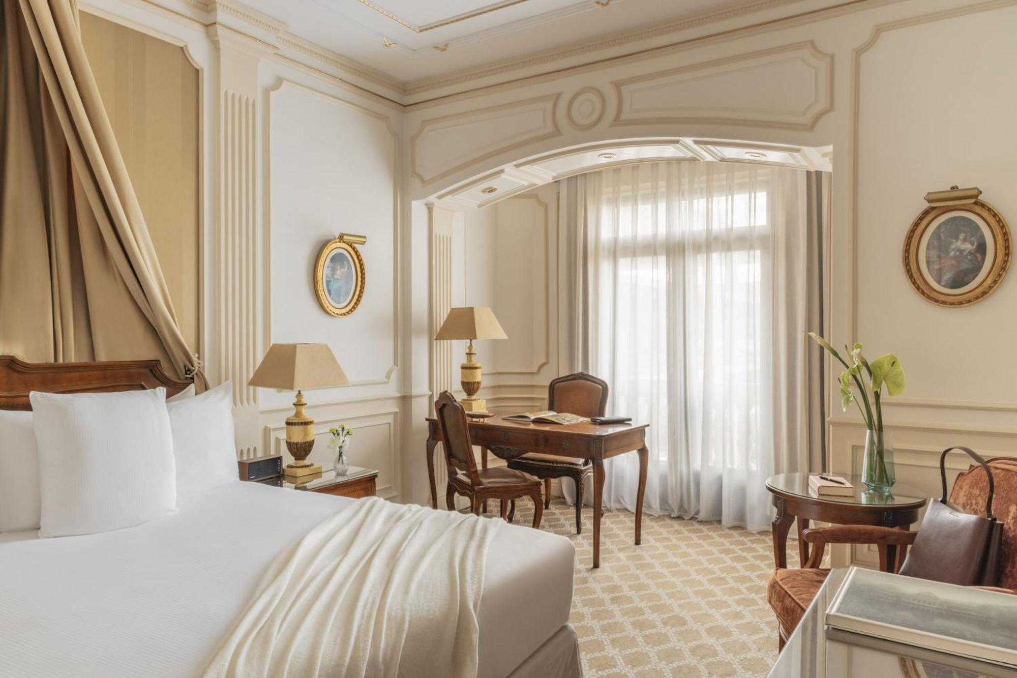 Supreme Room
