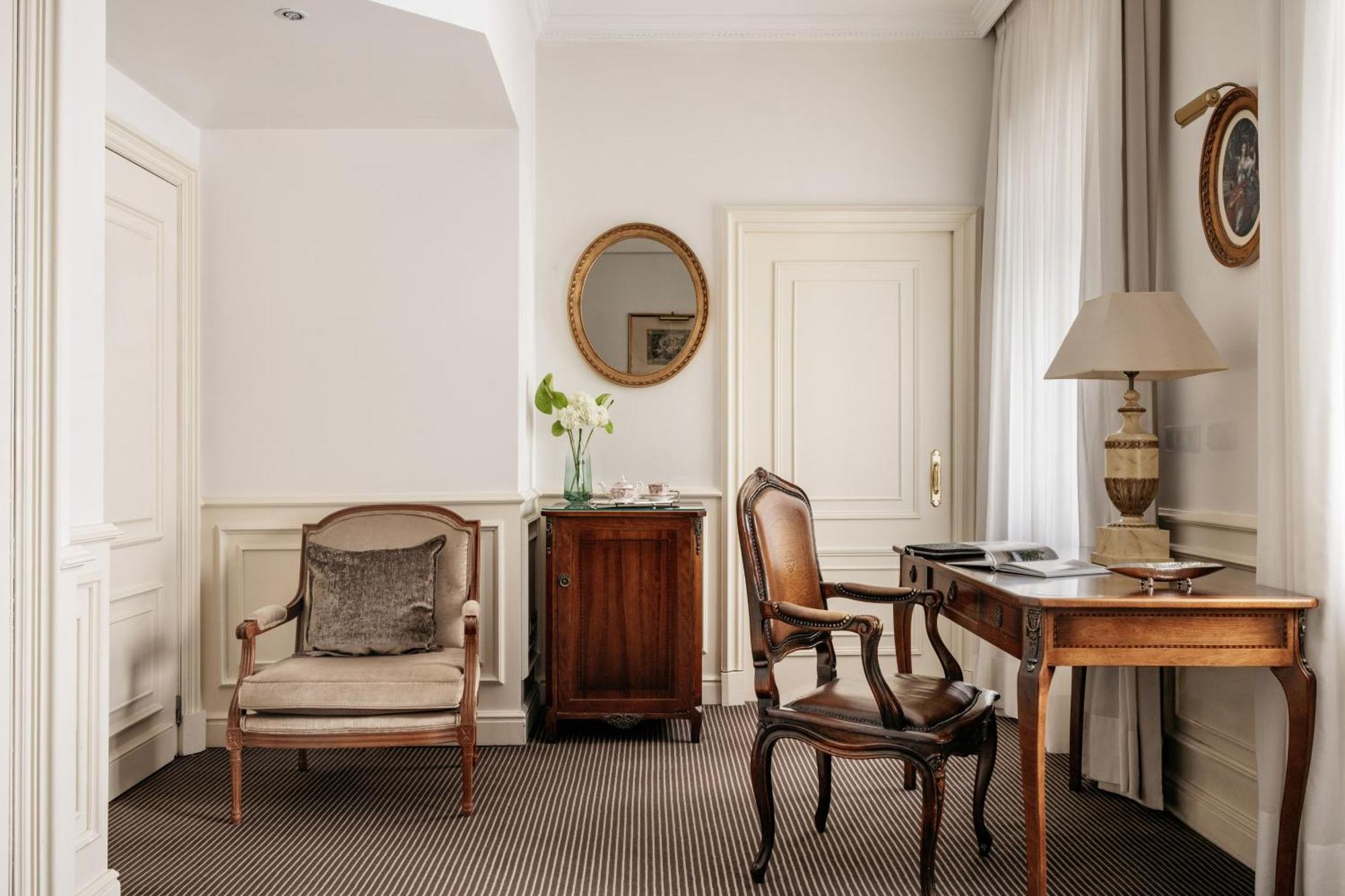 Supreme Family Room