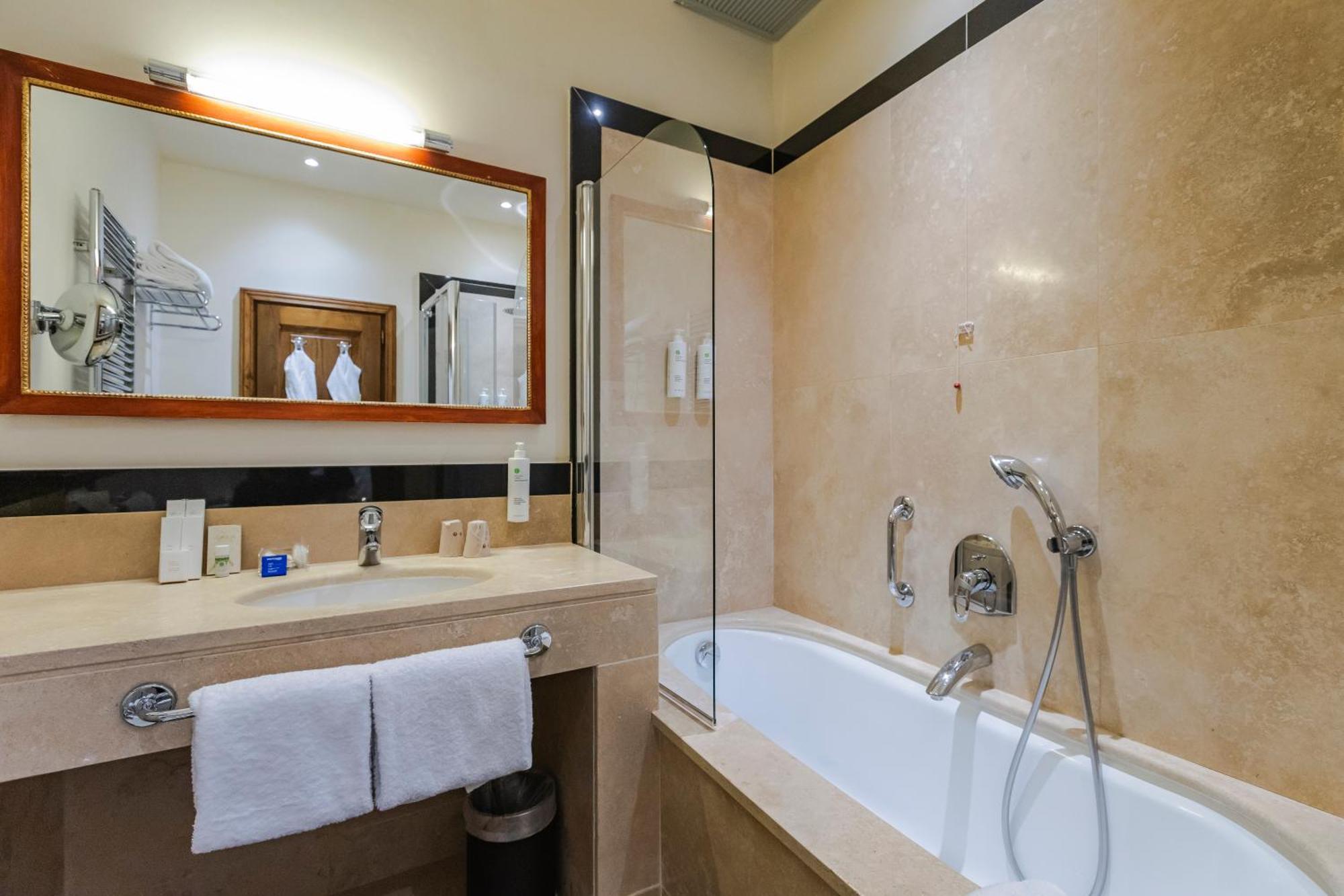 Junior Suite city view