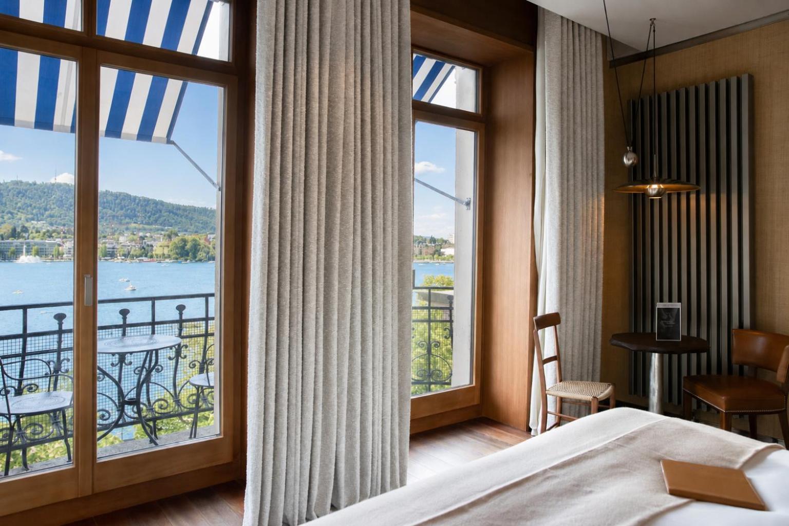 Lakeview Room