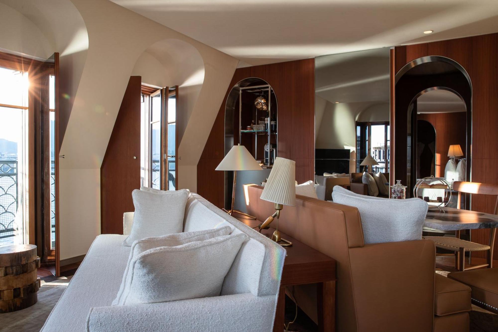 Lakeview Suite