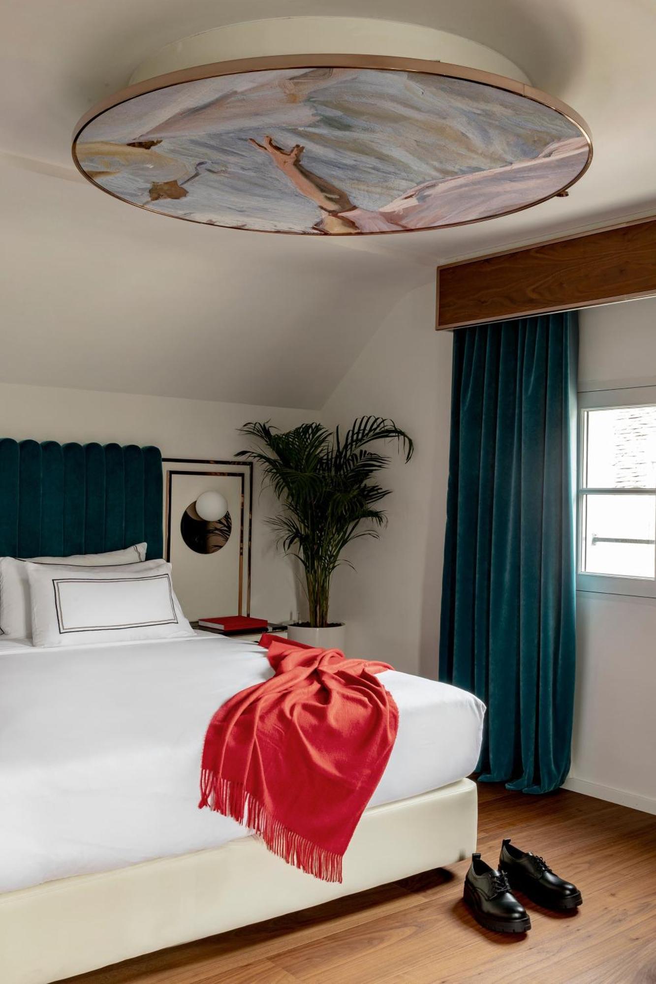 Elena Sorolla Suite