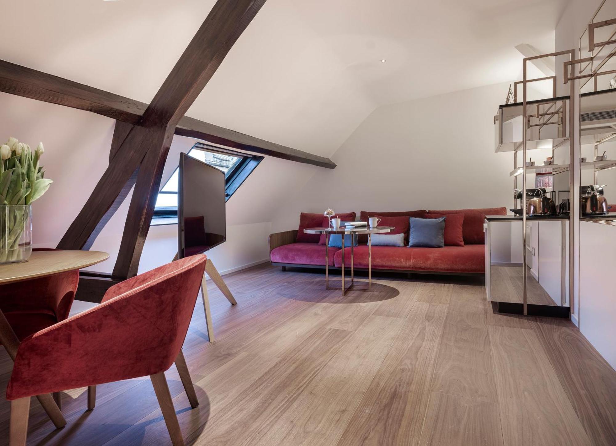 Maria Sorolla Grand Suite