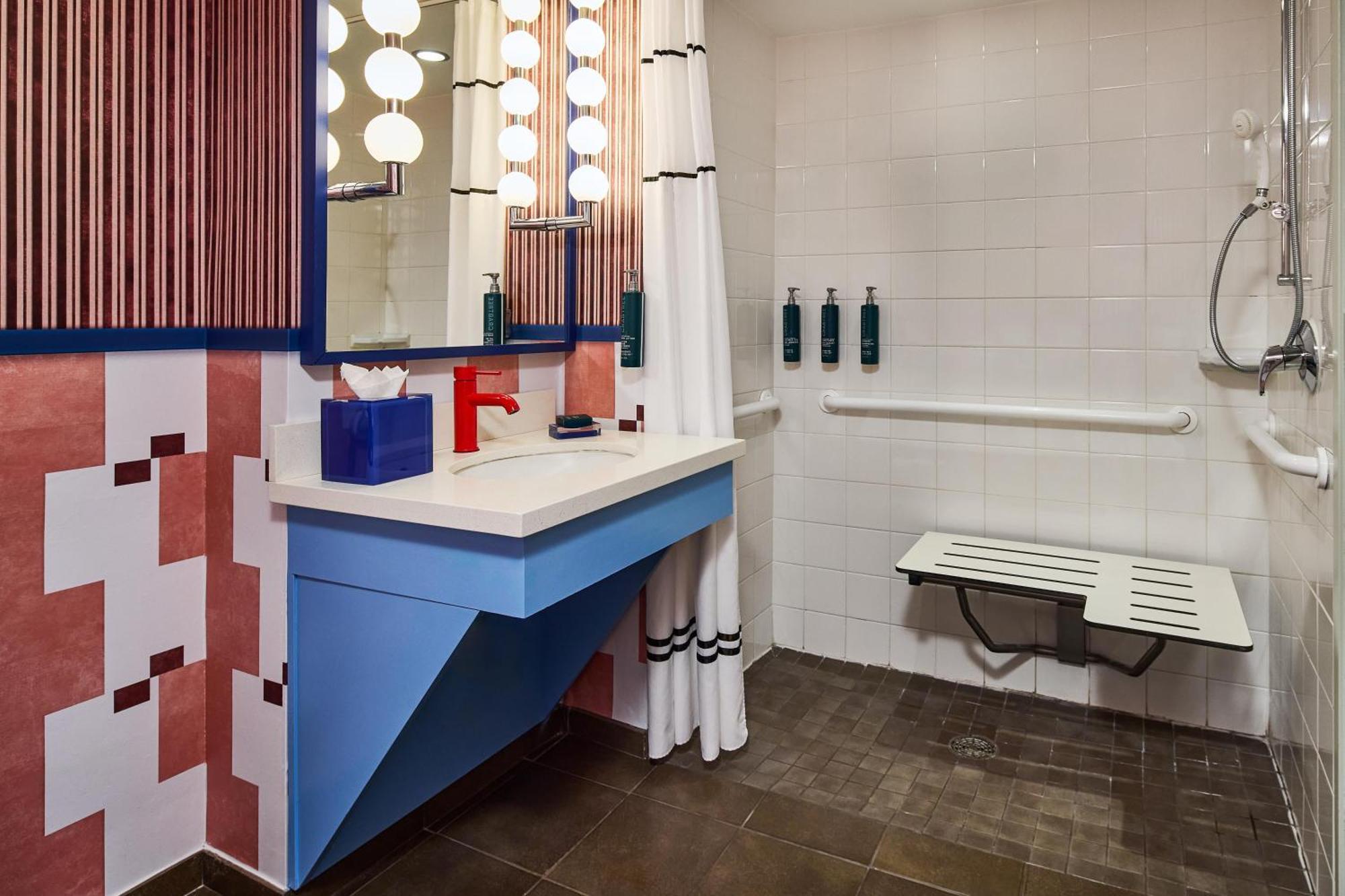 King Room with Roll-in Shower - Mobility and Hearing Accessible/Non-Smoking