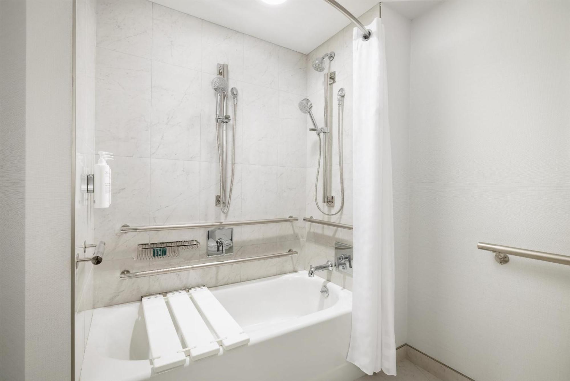 King Room Tub Mobility Hearing Access