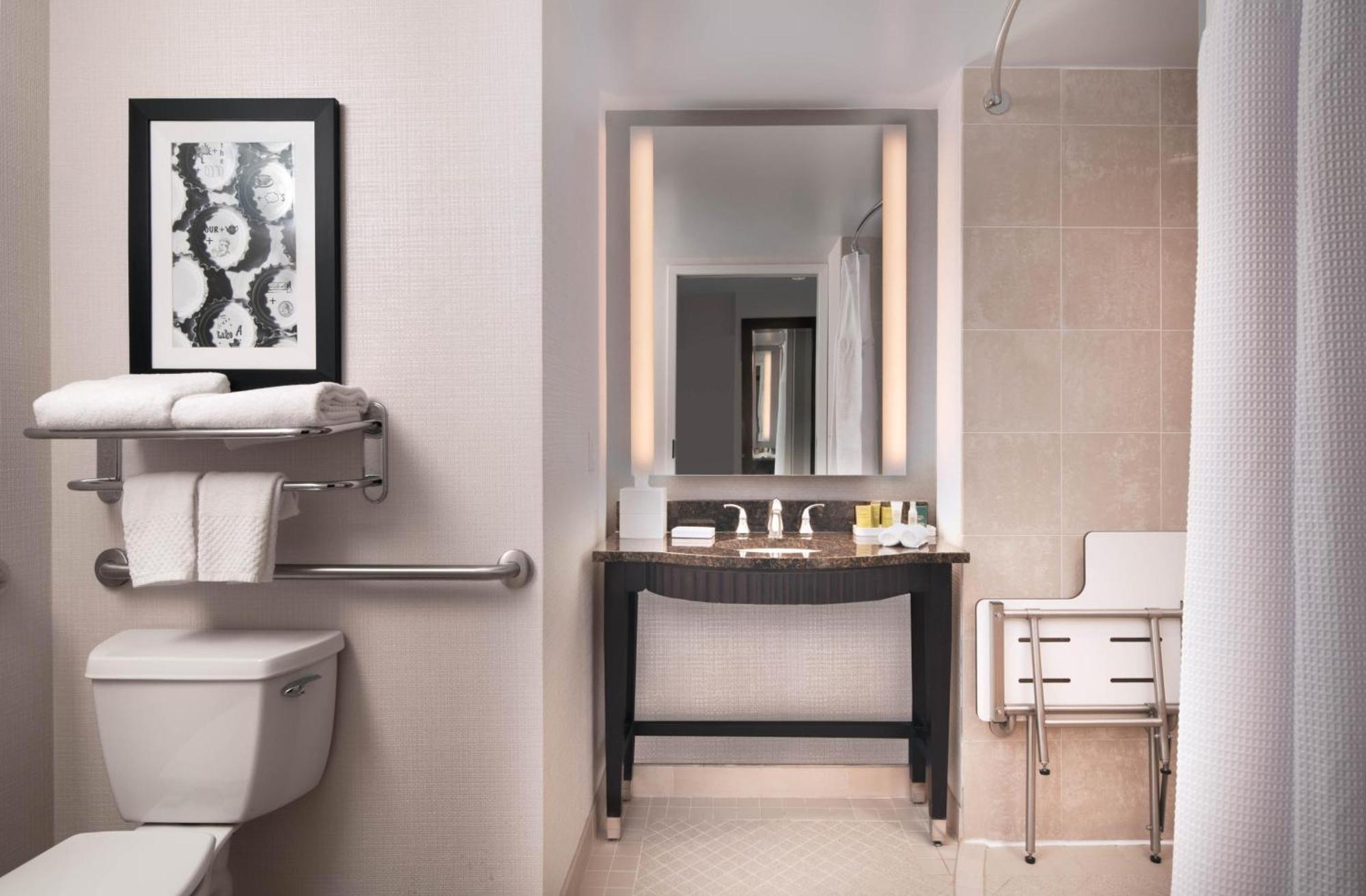 King Room Roll Shower Mobility Access