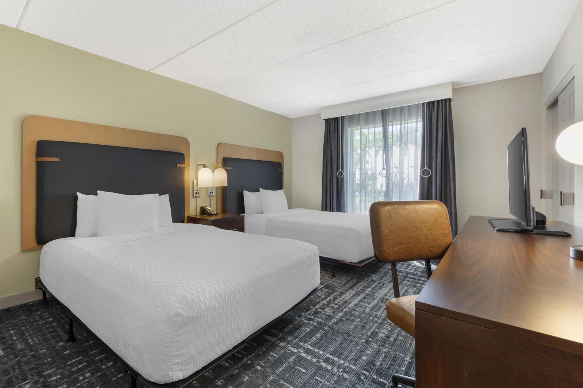 Suite Two Double Beds Bath Tub Mobility Hearing Access or Non-Smoking