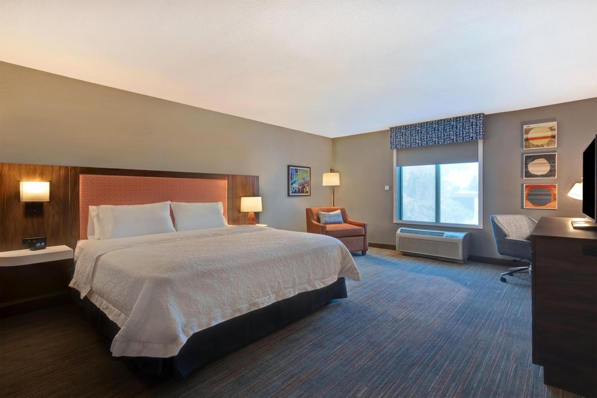 King Room Hearing Access or Non-Smoking