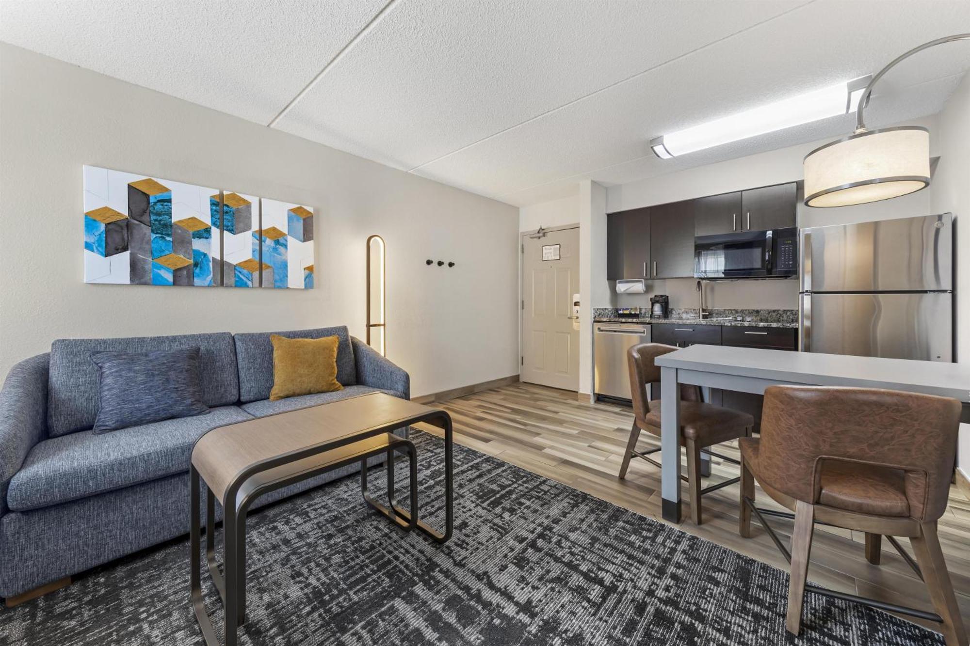 One-Bedroom King Suite Non-Smoking