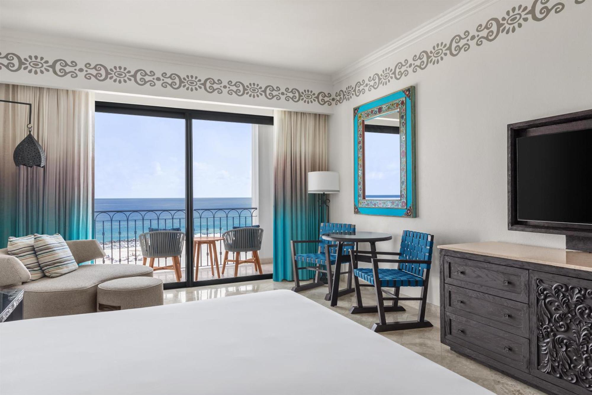Deluxe Oceanfront King Room Balcony