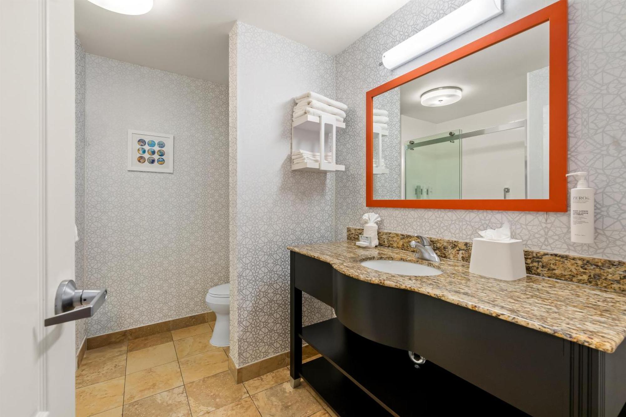 King Room Hearing Access or Non-Smoking