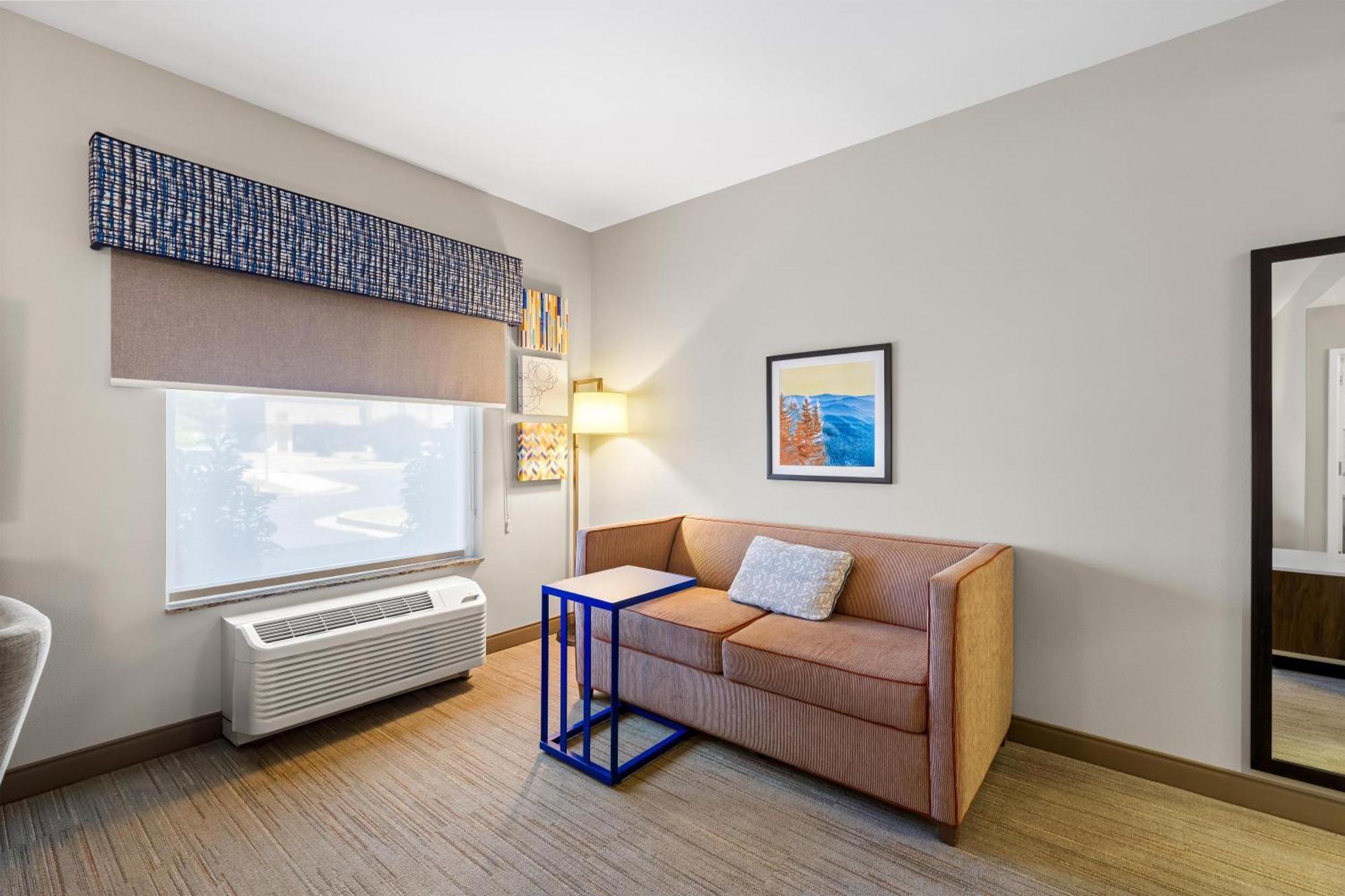 King Studio Suite Non-Smoking