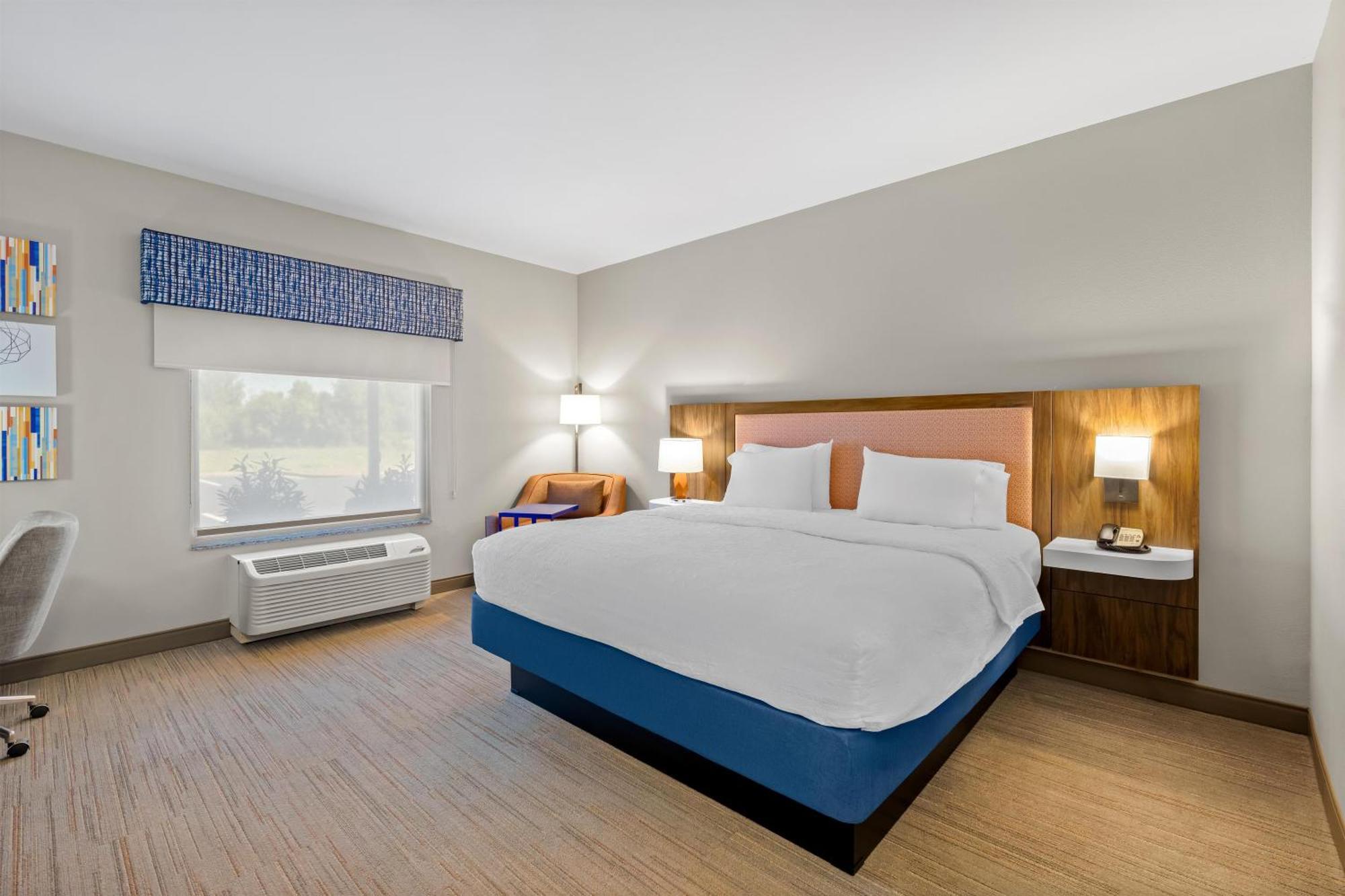 King Room Hearing Access or Non-Smoking