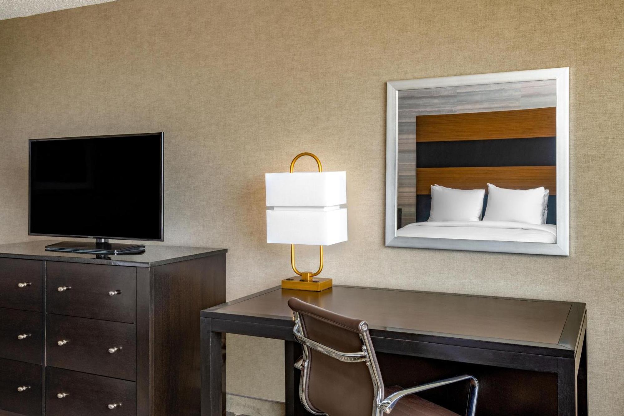 Standard Queen Room Two Queen Beds