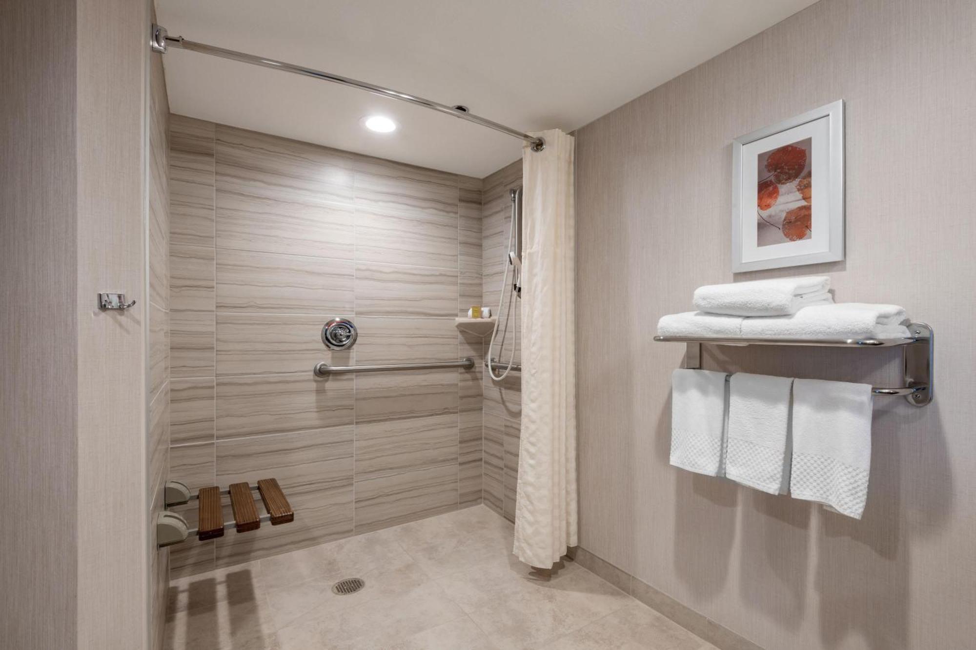 Queen Room Two Queen Beds Mobility Accessible