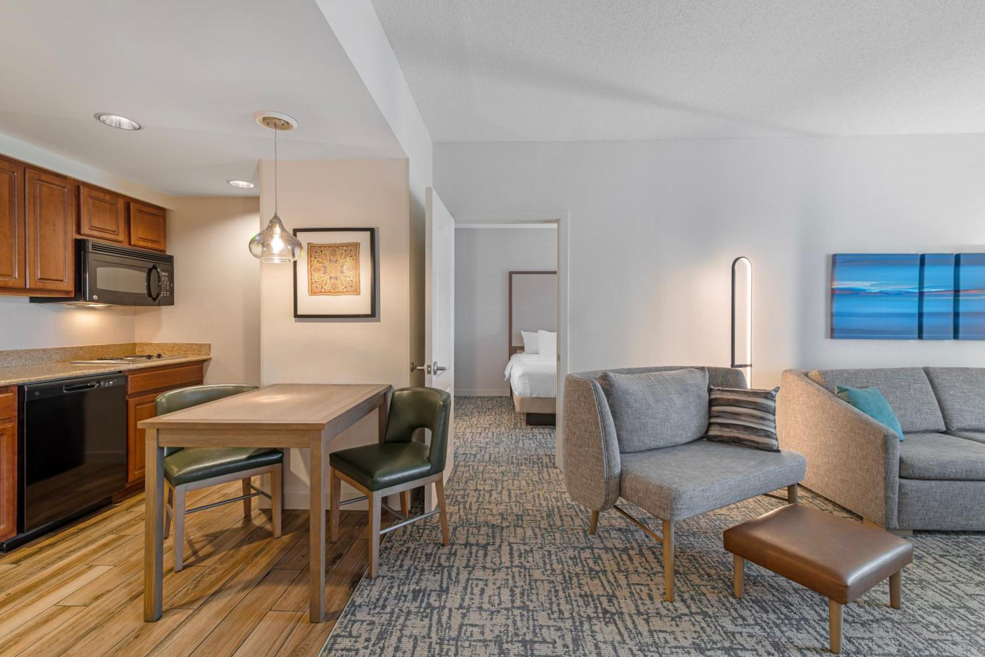 Two-Bedroom Suite One King Two Double Beds Non-Smoking
