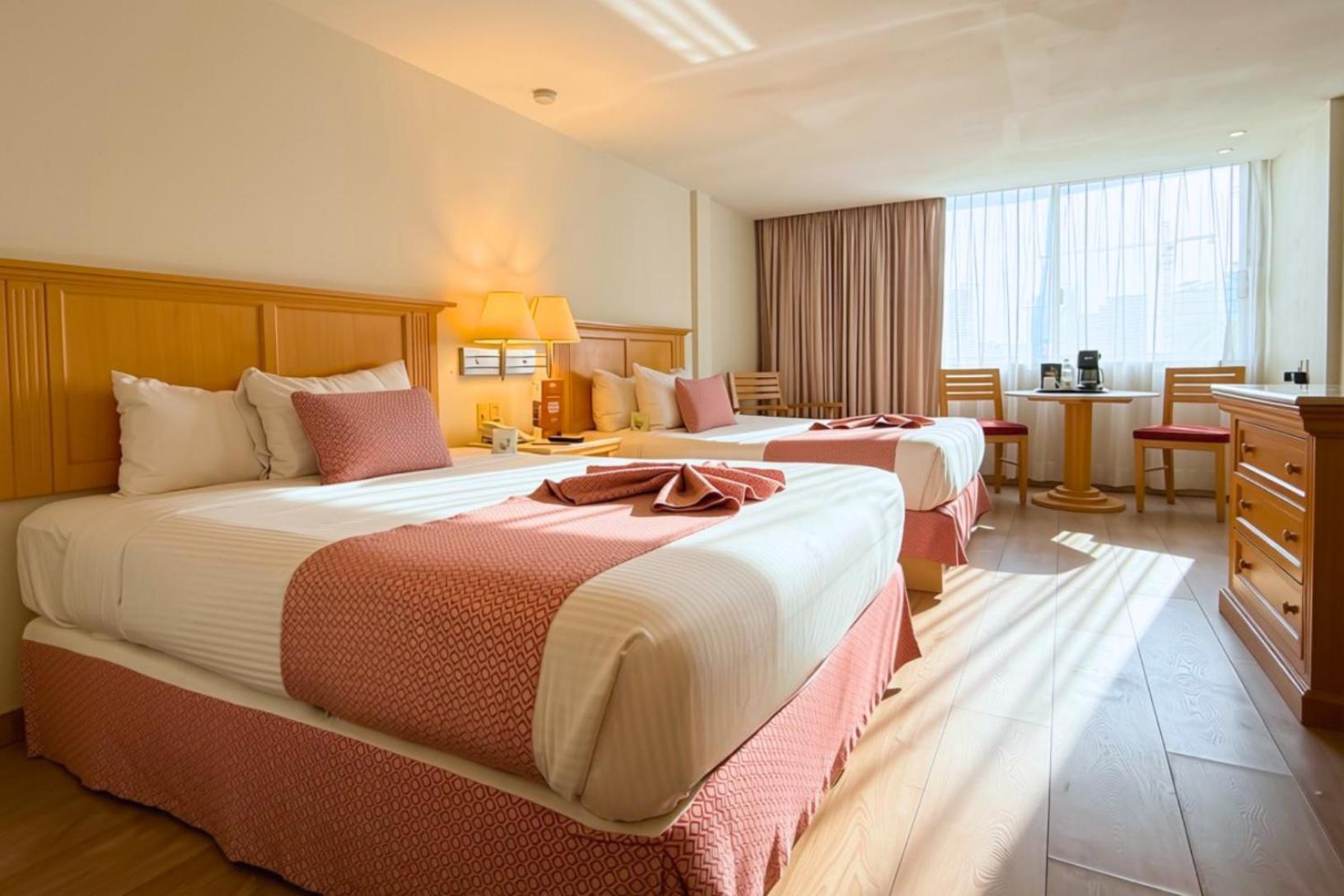 Queen Room Two Queen Beds Non-Smoking