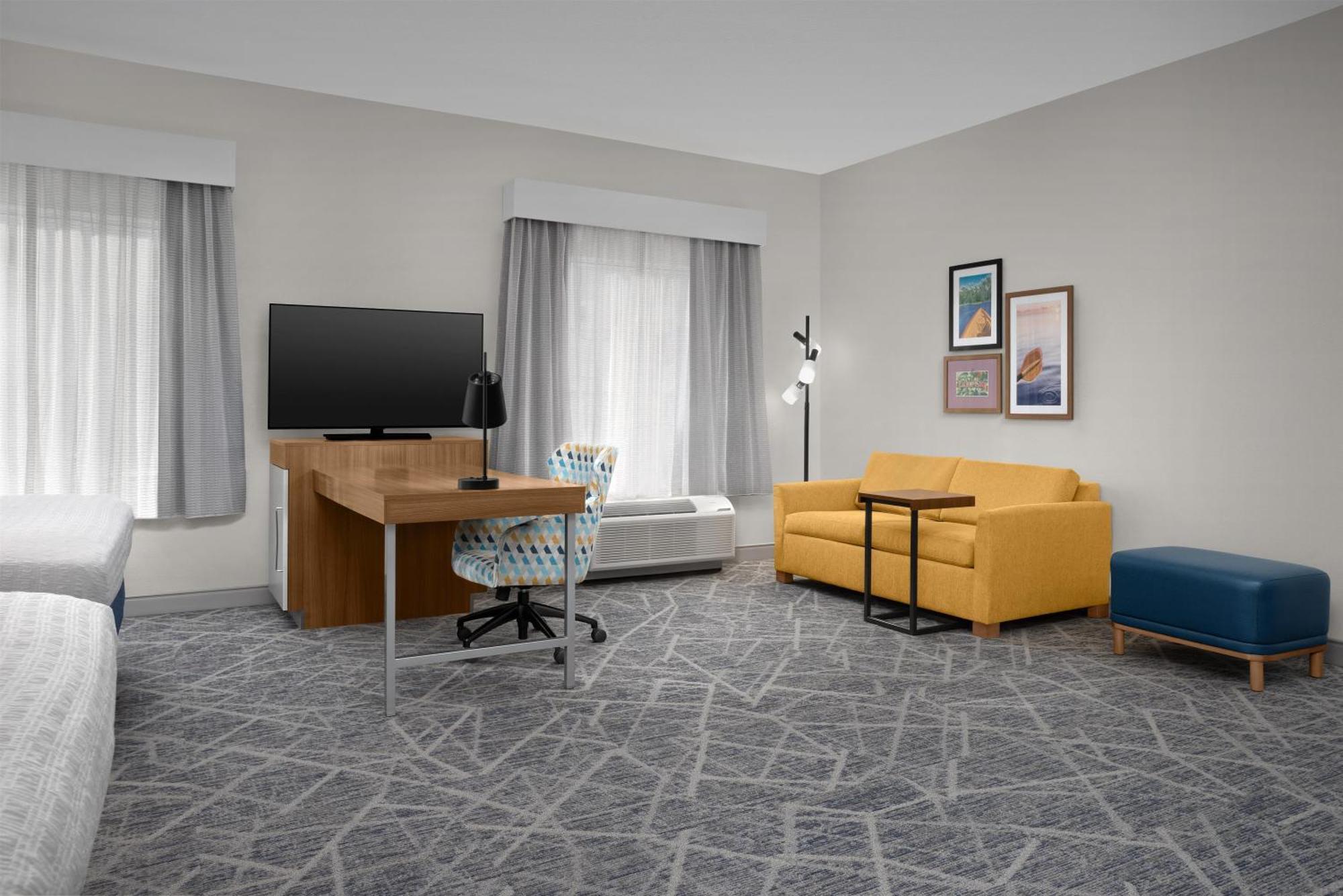 Queen Studio Suite Two Queen Beds Sofa Bed Non-Smoking