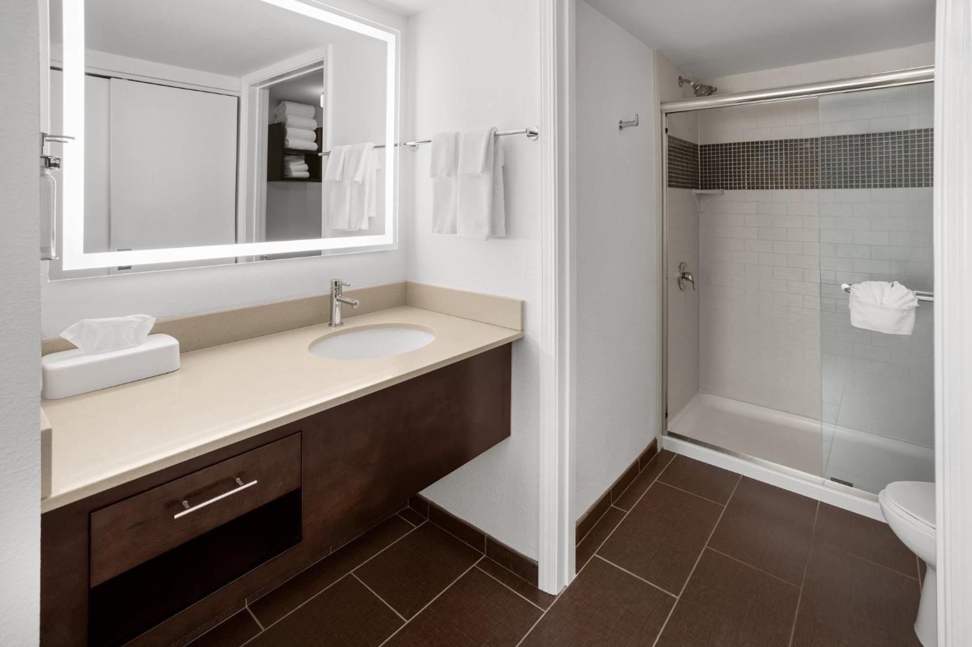 King Studio Suite