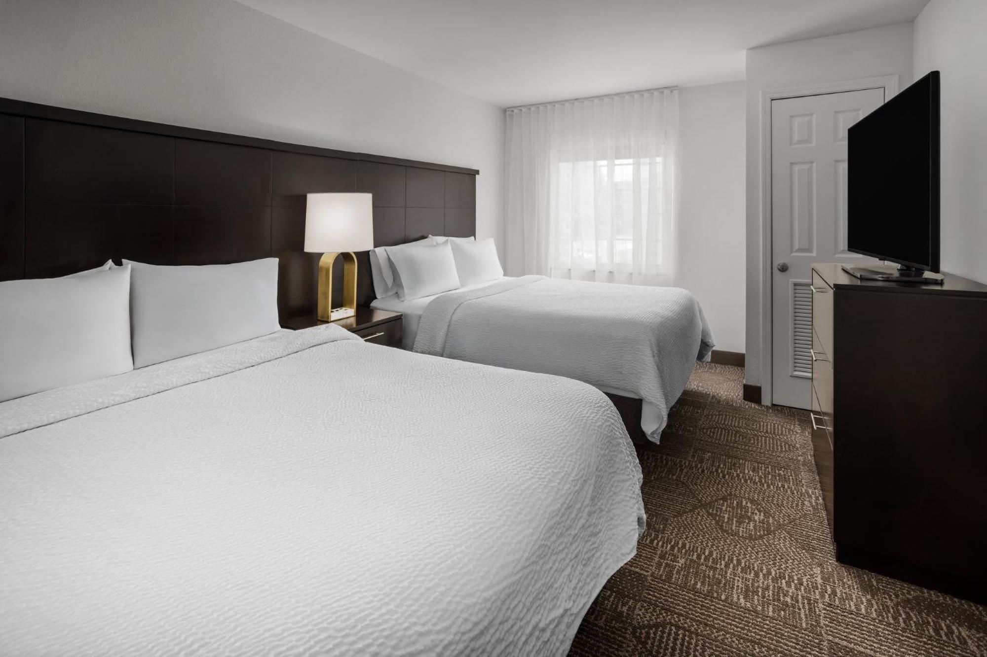 Two-Bedroom Suite Three Queen Beds