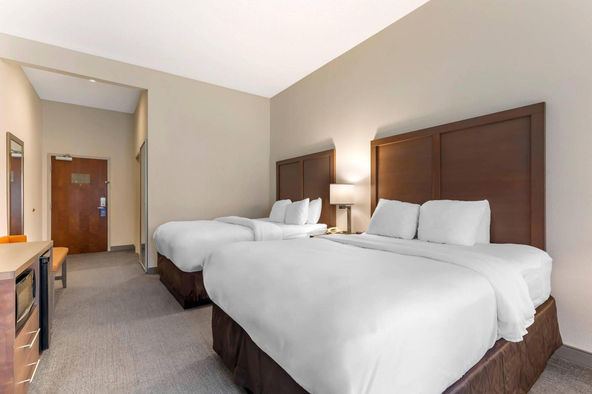 Standard Queen Room Two Queen Beds Non Smoking