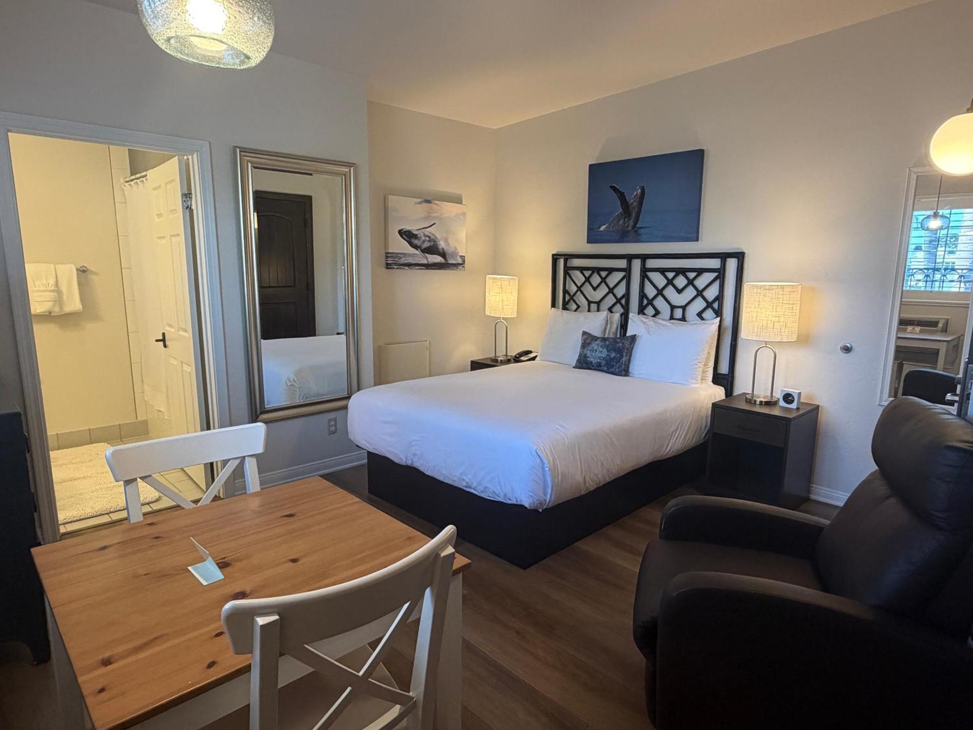Deluxe Queen Room