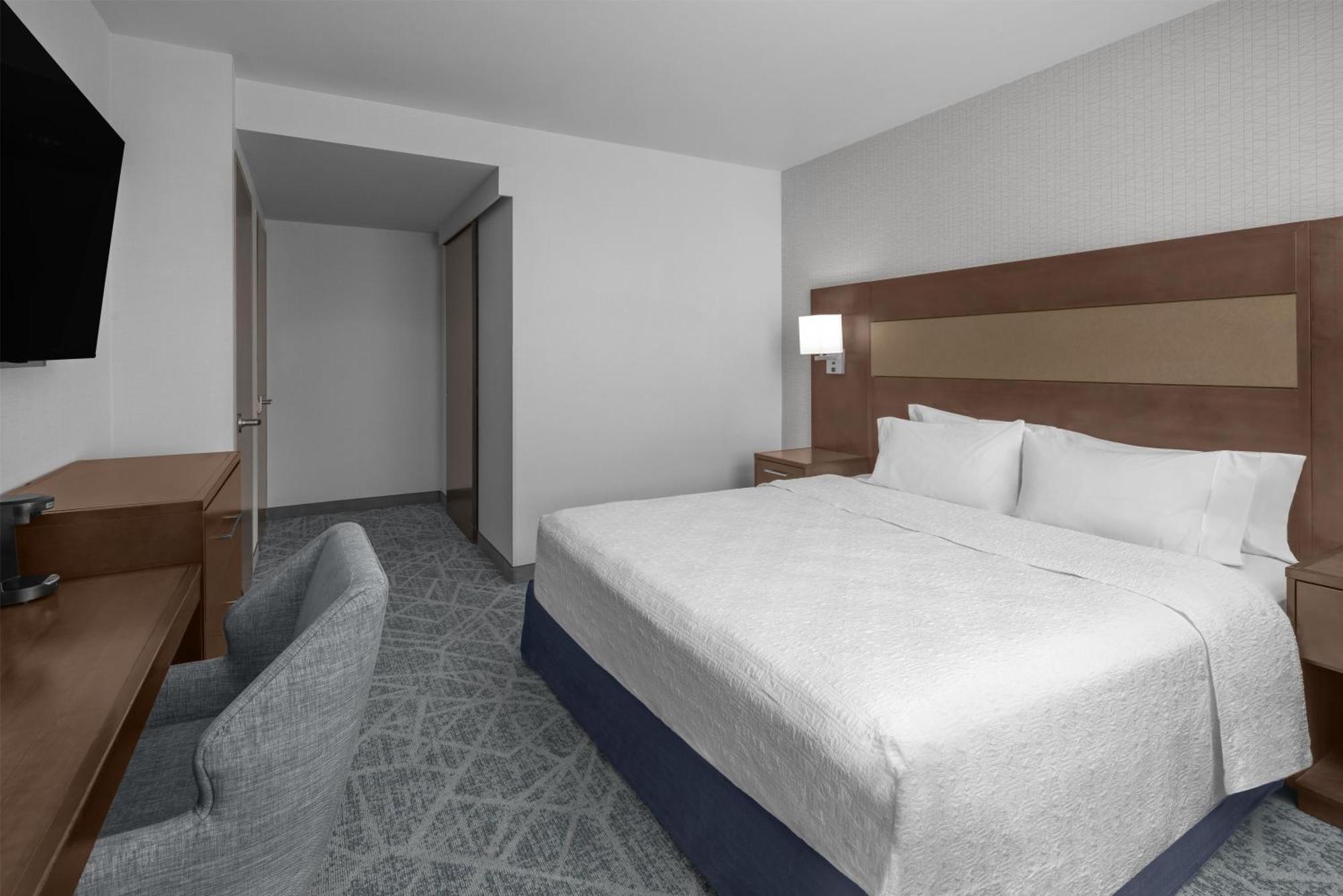 King Room Mobility Access or Non-Smoking