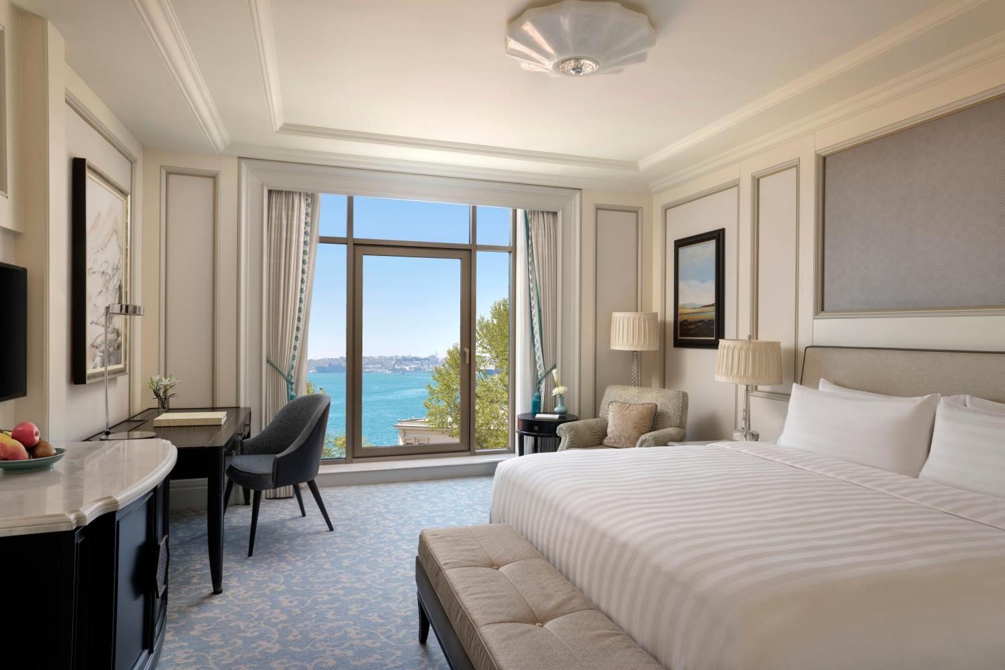 Deluxe Room Partial Bosphorus View