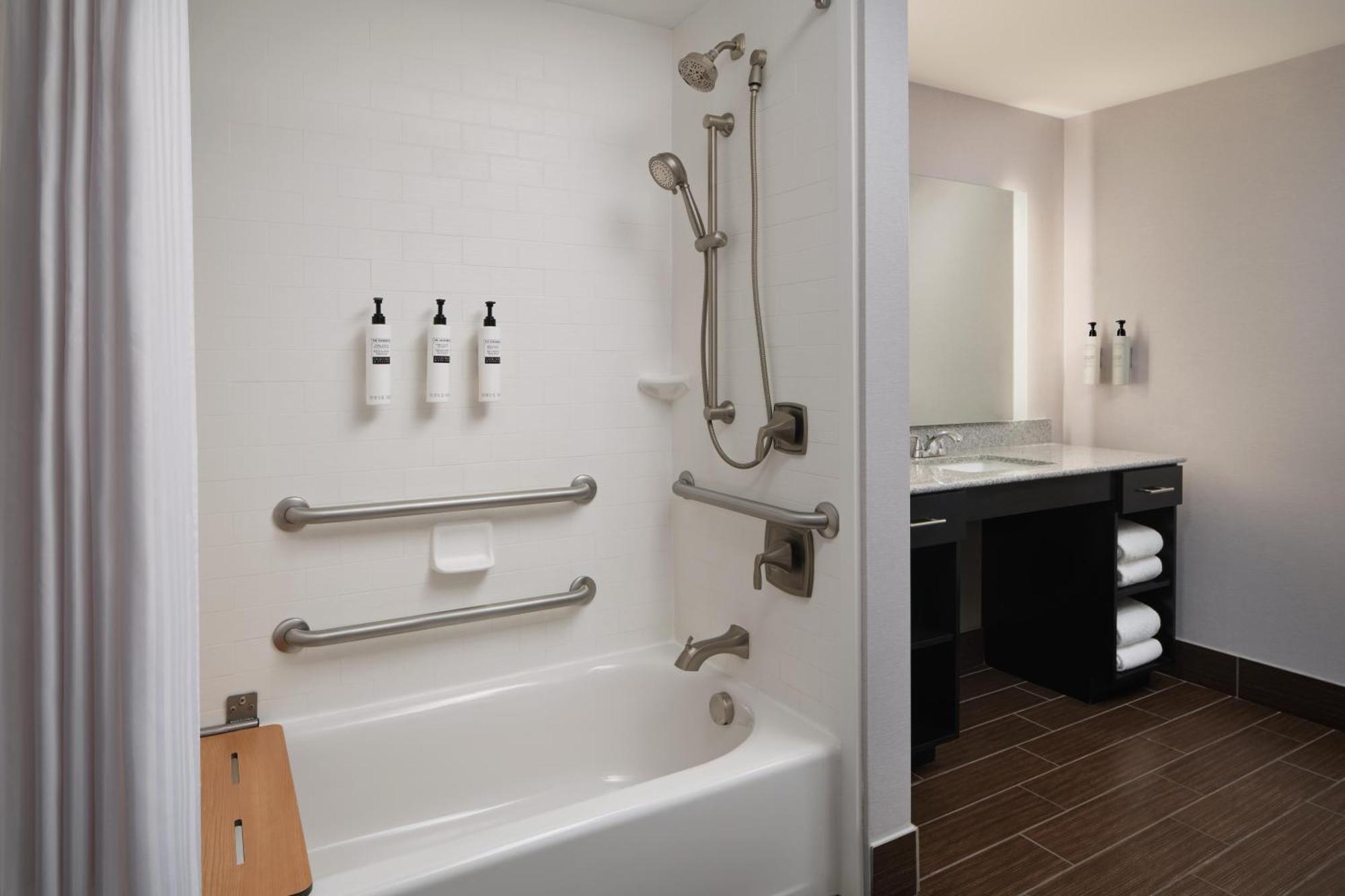 King Suite Accessible Tub Mobility Hearing Access or Non-Smoking
