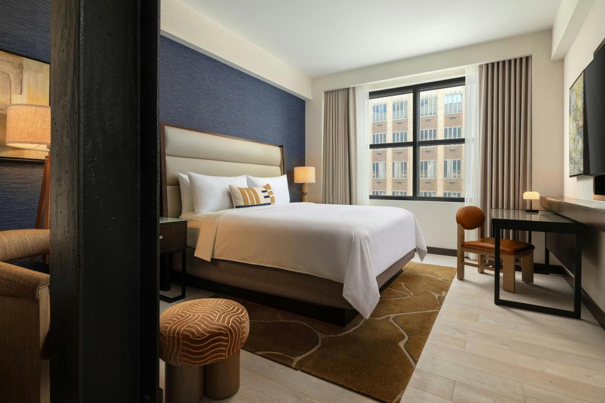 Deluxe King Room