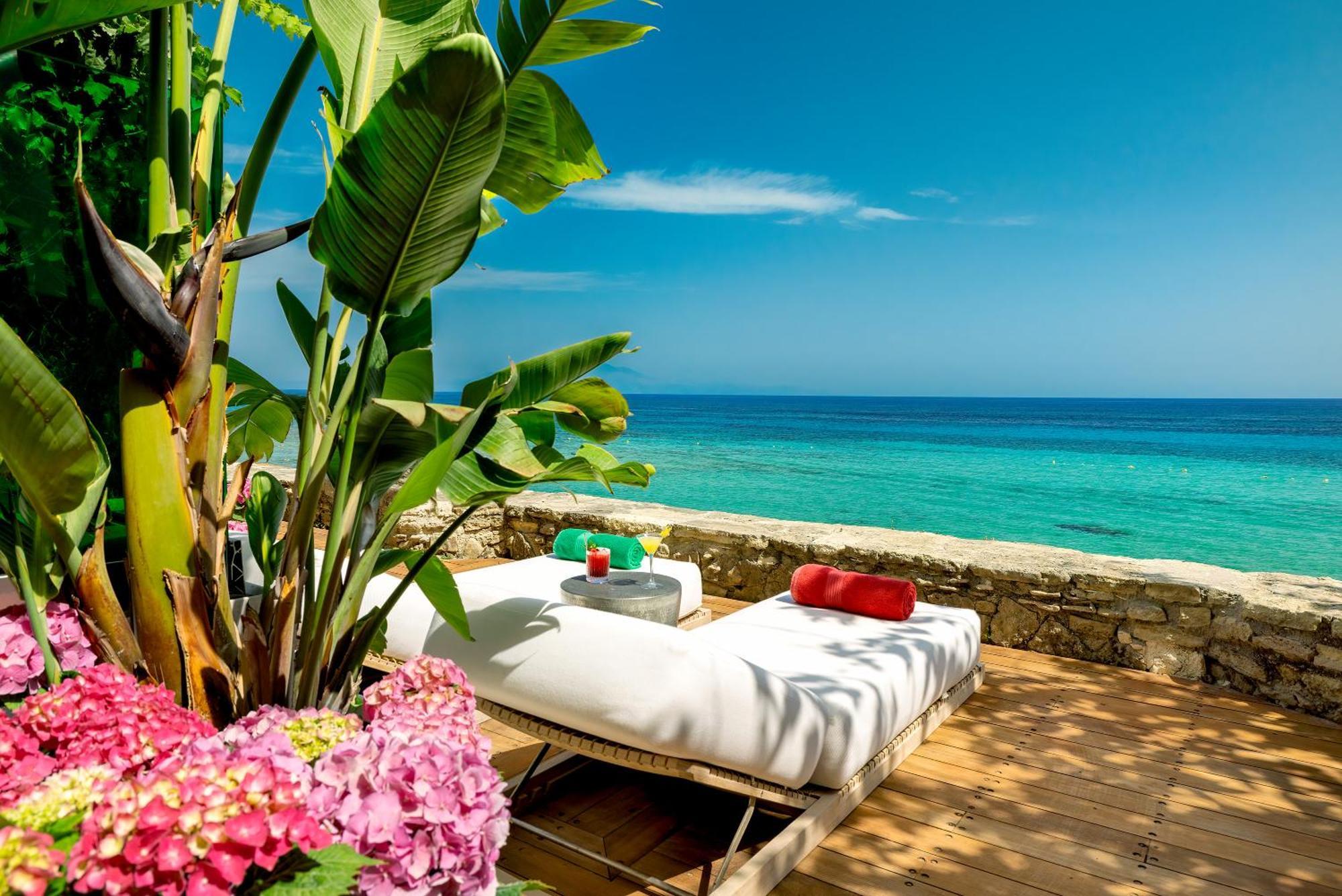 Four-Bedroom Villa Two Private Pools Private Beach Area