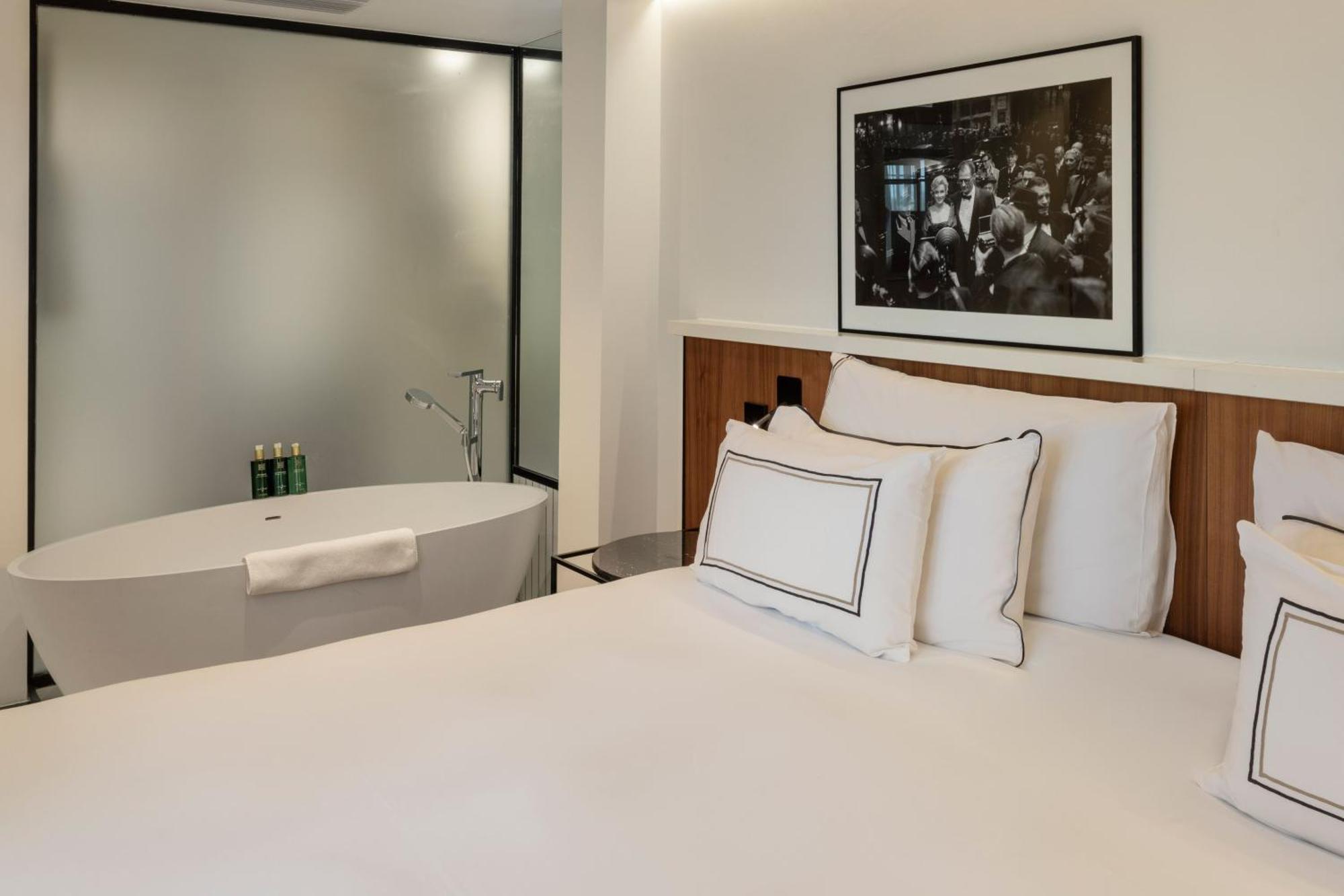 The Level Junior Suite Executive Lounge Access