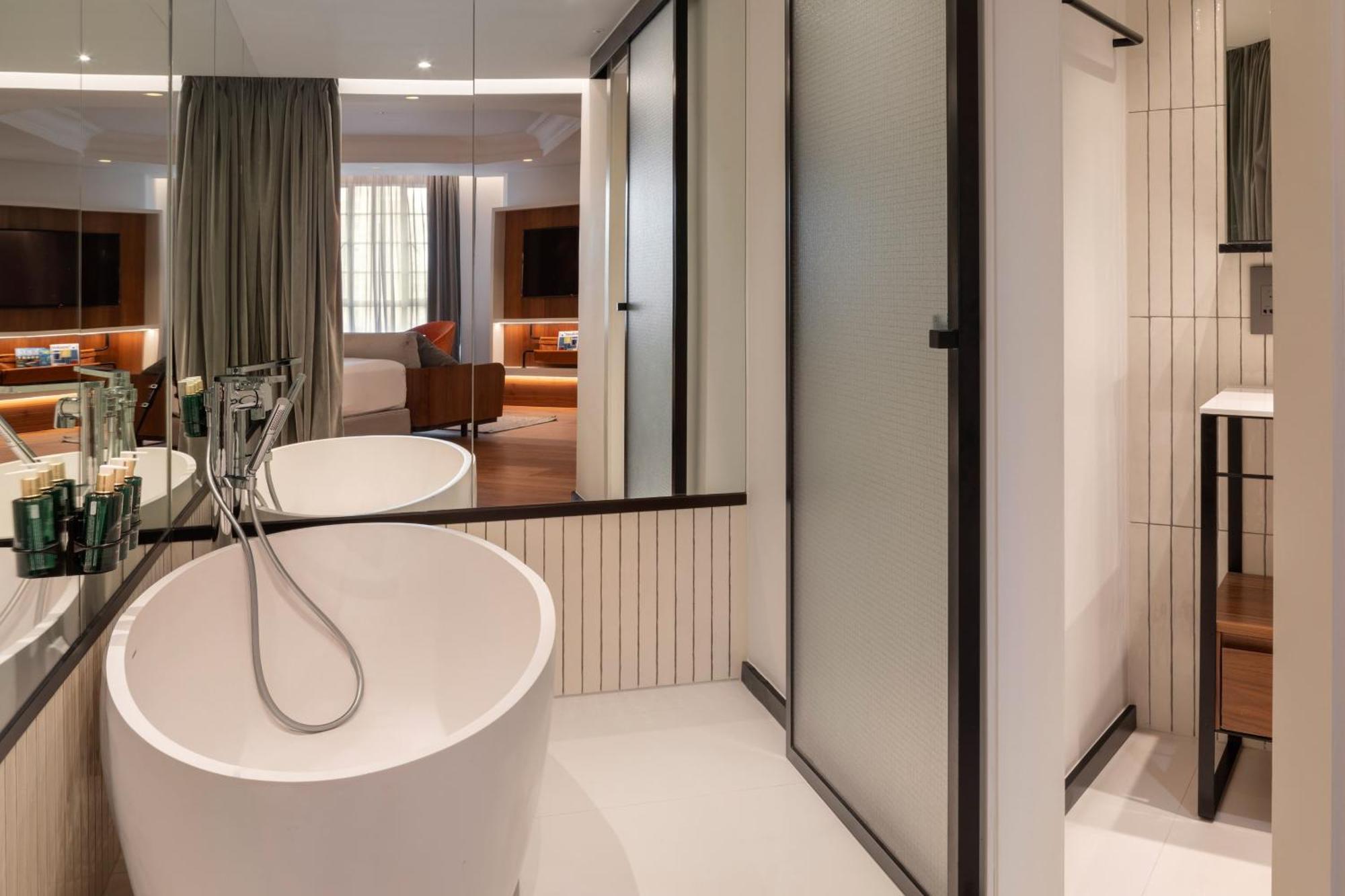 The Level Junior Suite Executive Lounge Access