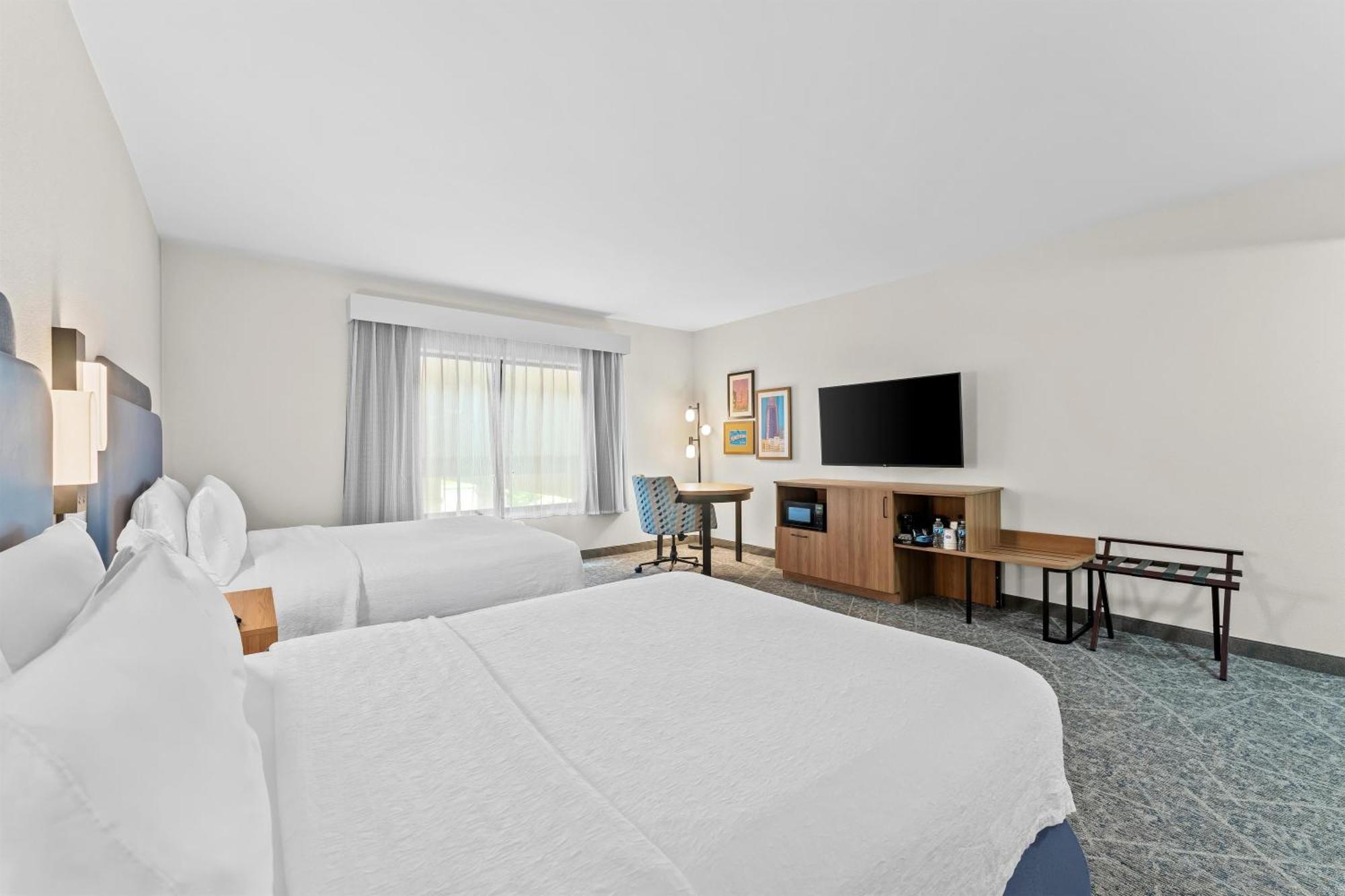 Queen Room Two Queen Beds Hearing Access or Non-Smoking