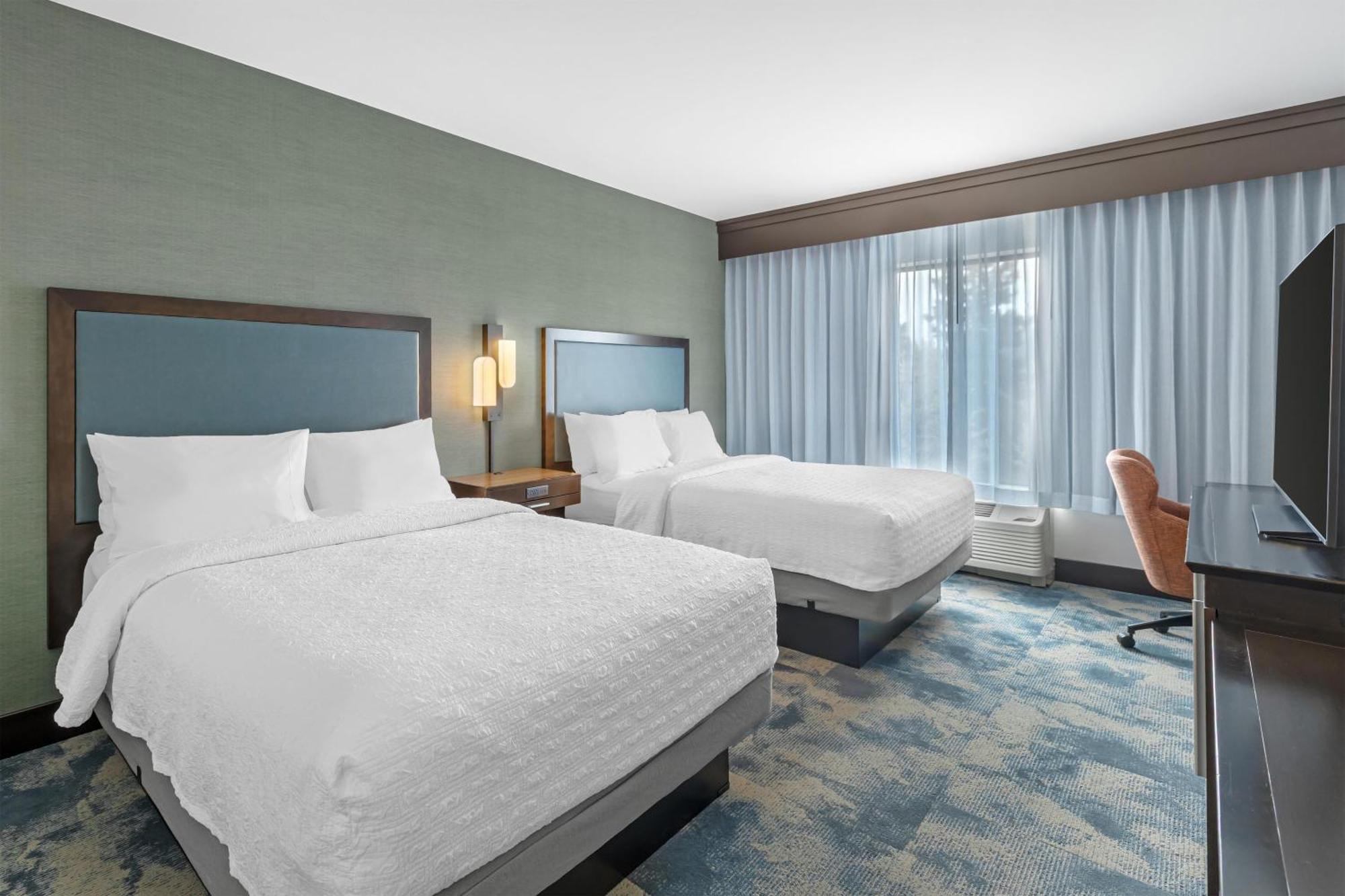 Queen Room Two Queen Beds Hearing Access or Non-Smoking