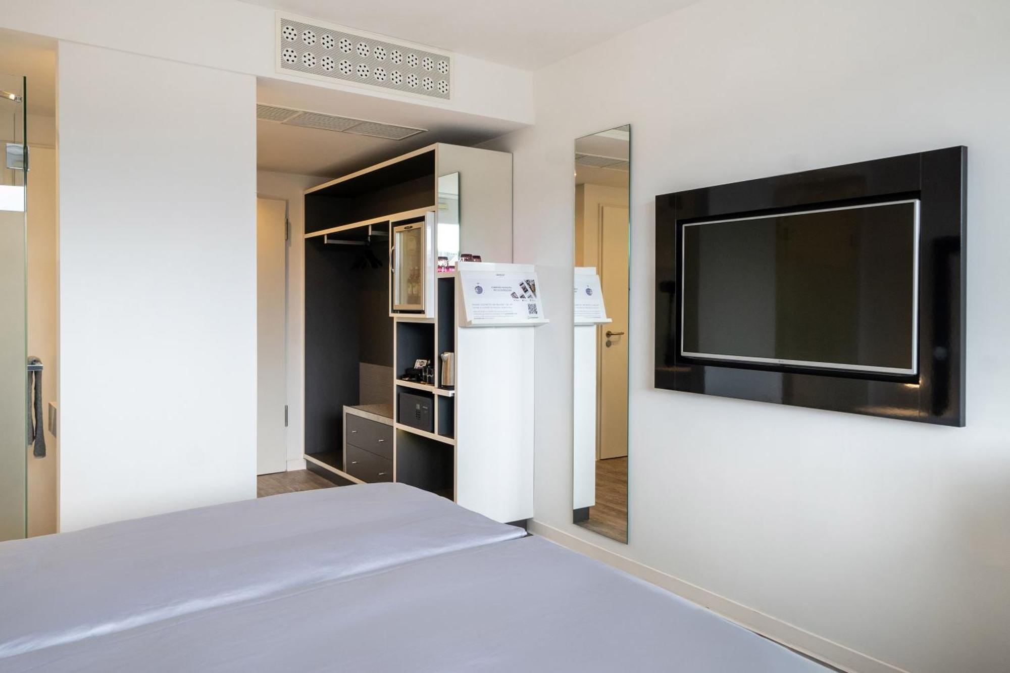 The INNSIDE Room